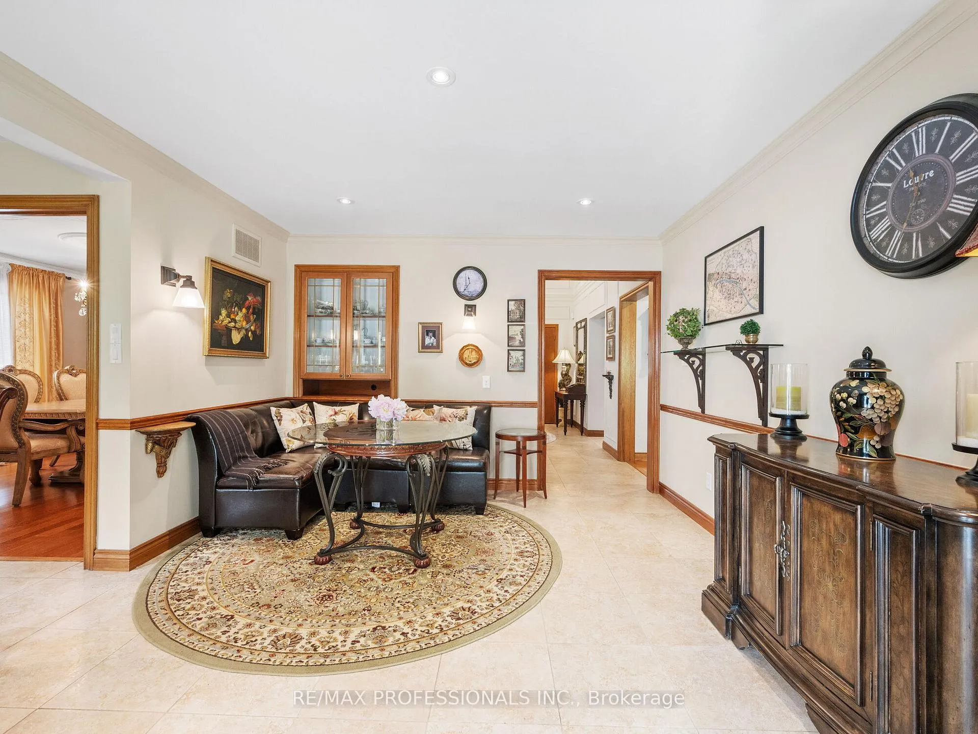 Photo 13 of 21 Majesty Court, Vaughan, East Woodbridge — HOMEH