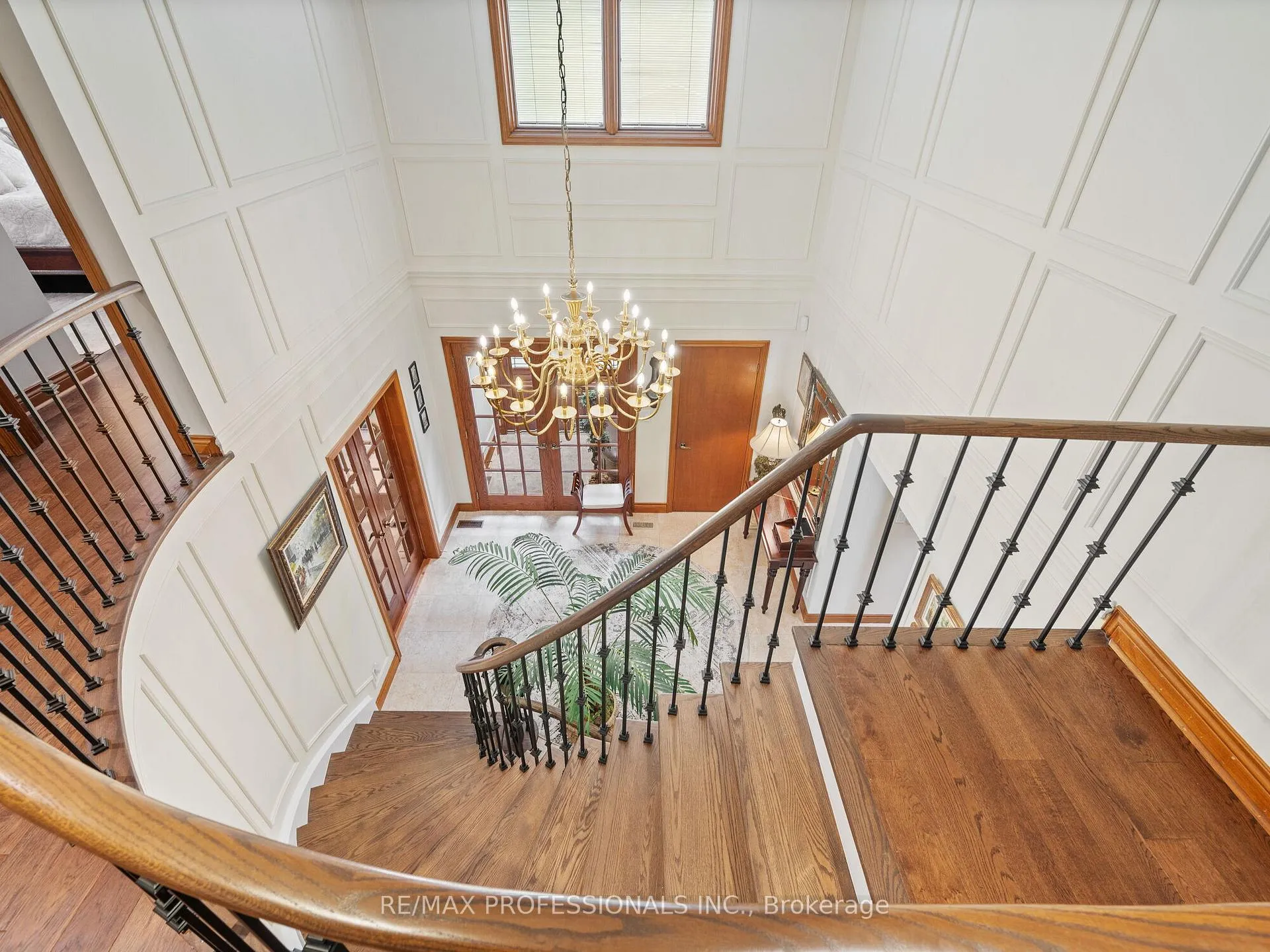 Photo 16 of 21 Majesty Court, Vaughan, East Woodbridge — HOMEH
