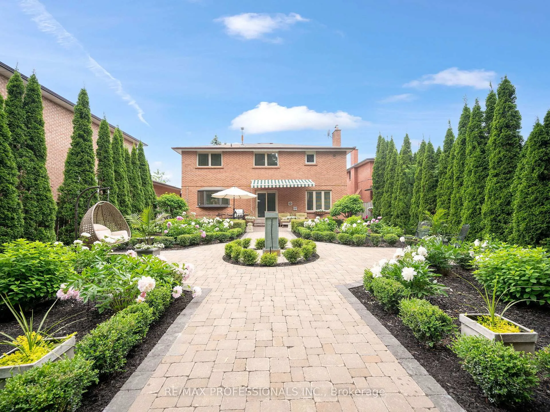 Photo 36 of 21 Majesty Court, Vaughan, East Woodbridge — HOMEH