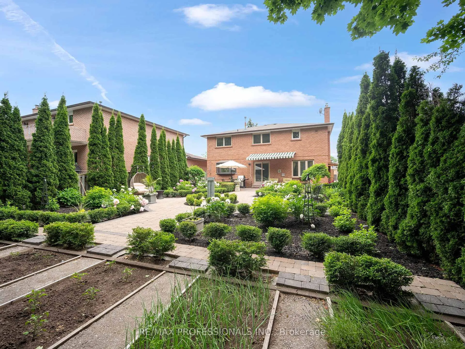Photo 37 of 21 Majesty Court, Vaughan, East Woodbridge — HOMEH