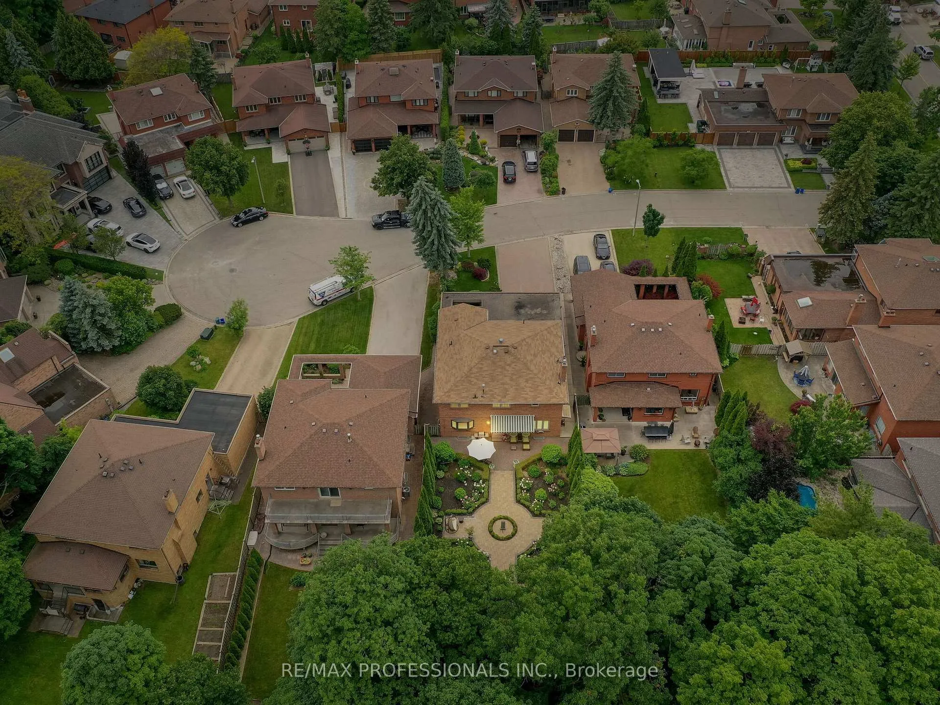 Photo 40 of 21 Majesty Court, Vaughan, East Woodbridge — HOMEH