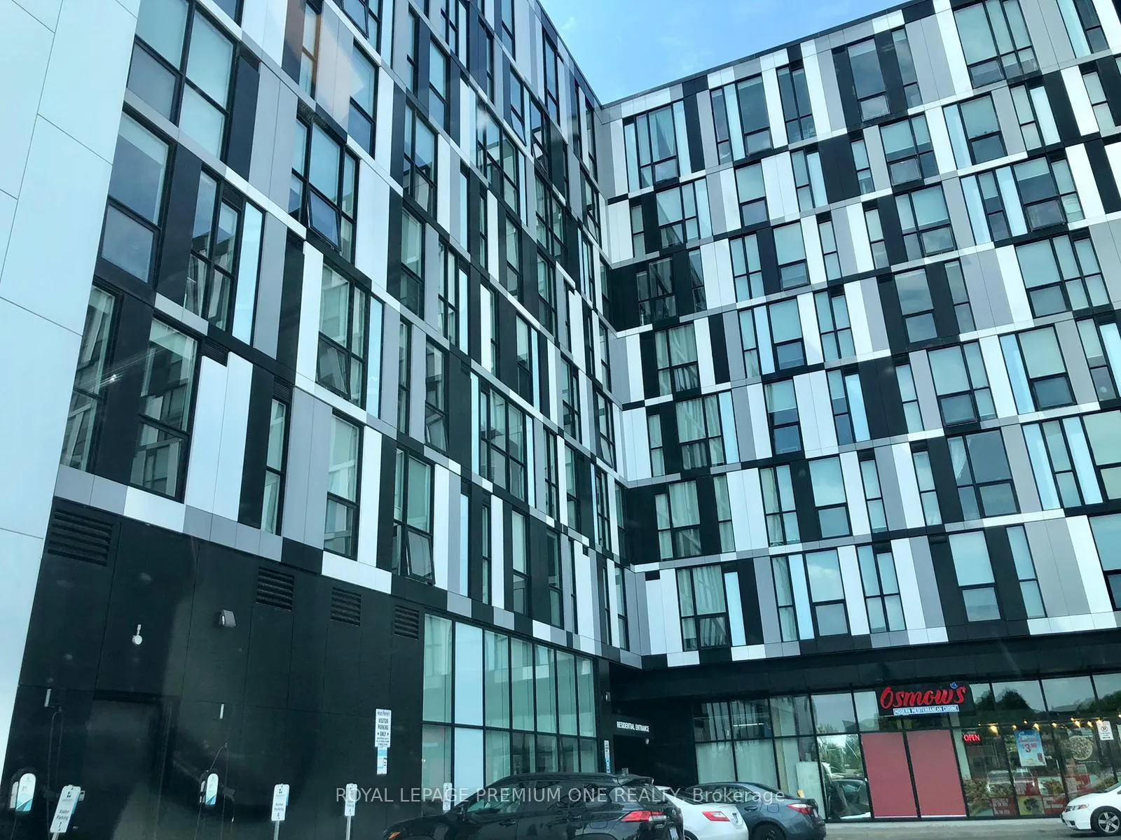 Front of Unit 712, 1900 Simcoe Street