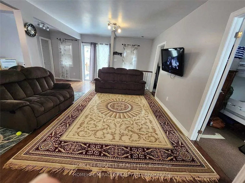 Photo 5 of 824 Rowena Street, Oshawa, Lakeview — HOMEH