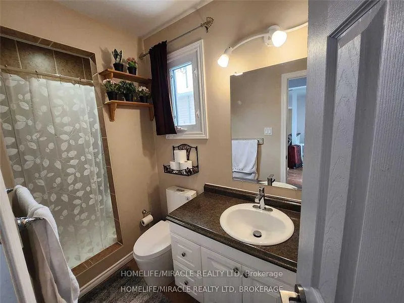 Photo 13 of 824 Rowena Street, Oshawa, Lakeview — HOMEH