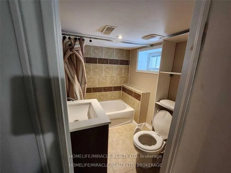 Photo 17 of 824 Rowena Street, Oshawa, Lakeview — HOMEH