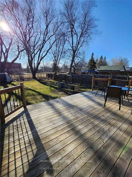 Photo 25 of 824 Rowena Street, Oshawa, Lakeview — HOMEH