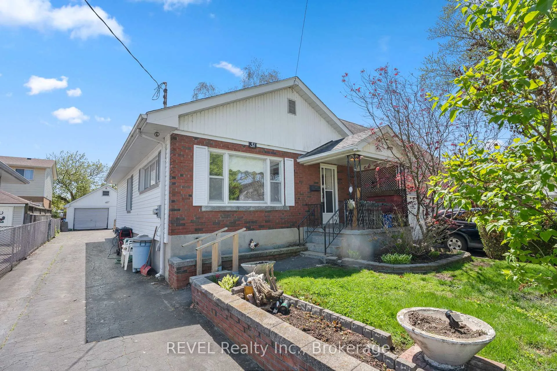 Photo 10 of 51 Runcorn Street, St. Catharines, Port Weller — HOMEH