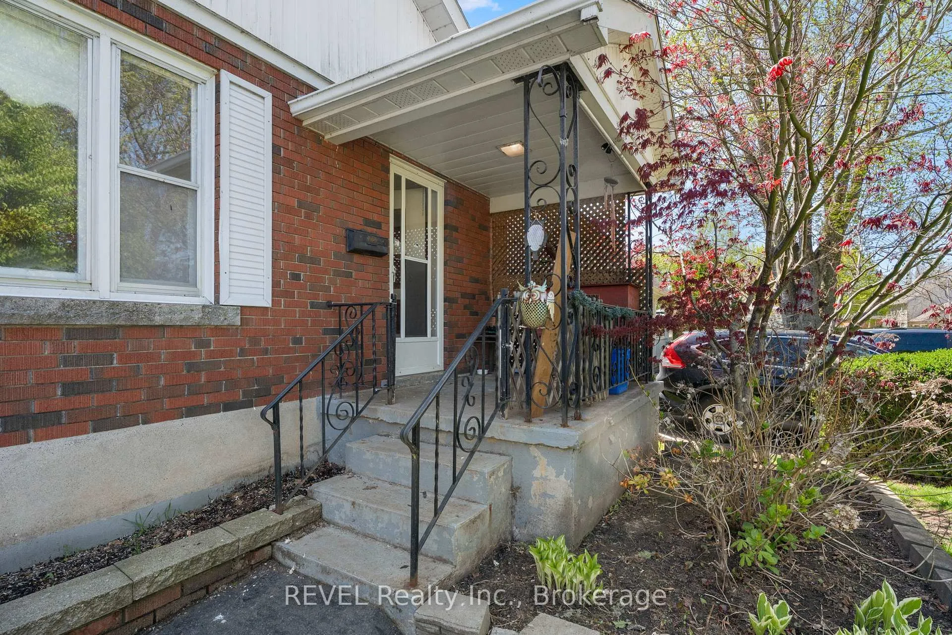 Photo 11 of 51 Runcorn Street, St. Catharines, Port Weller — HOMEH