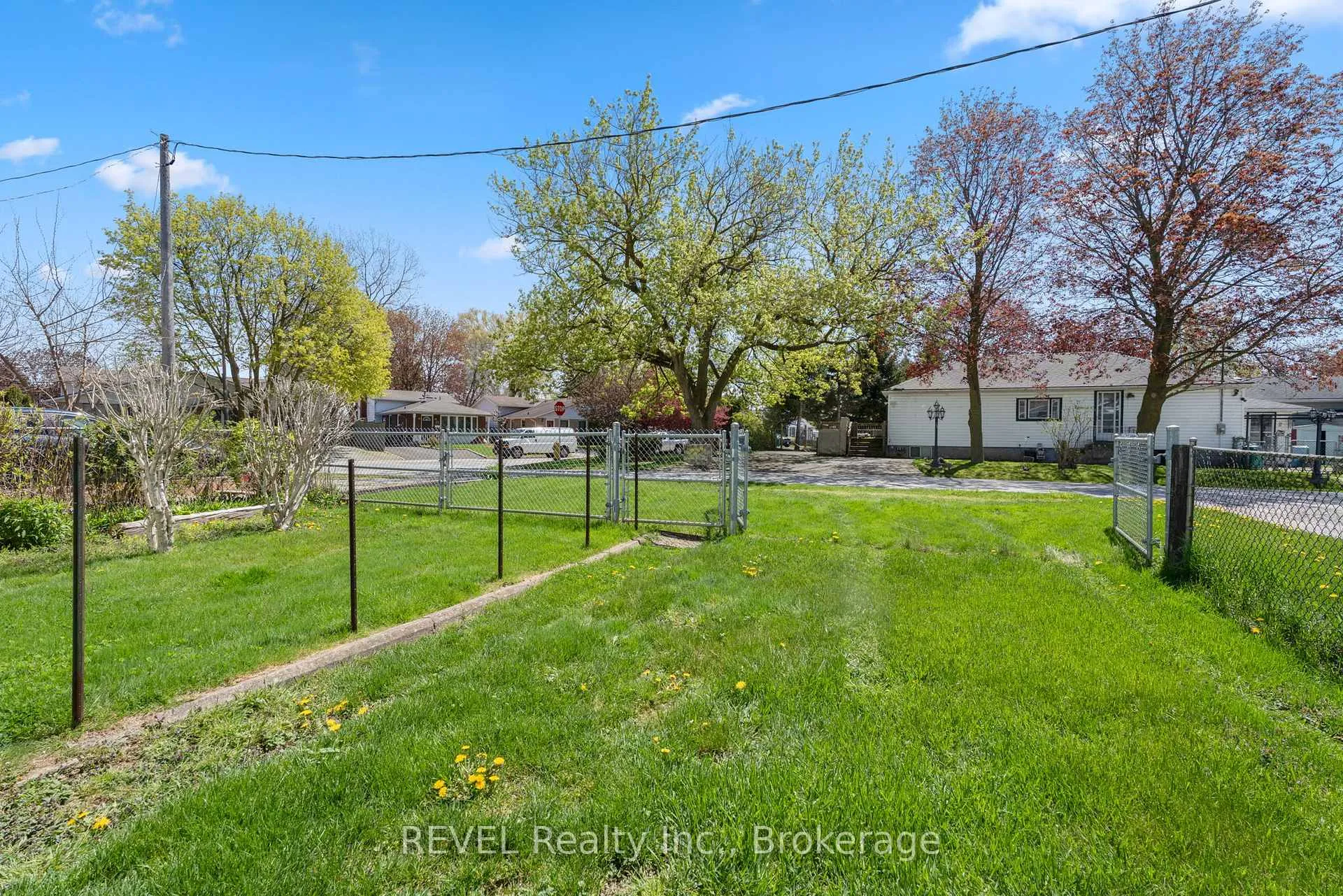 Photo 30 of 51 Runcorn Street, St. Catharines, Port Weller — HOMEH