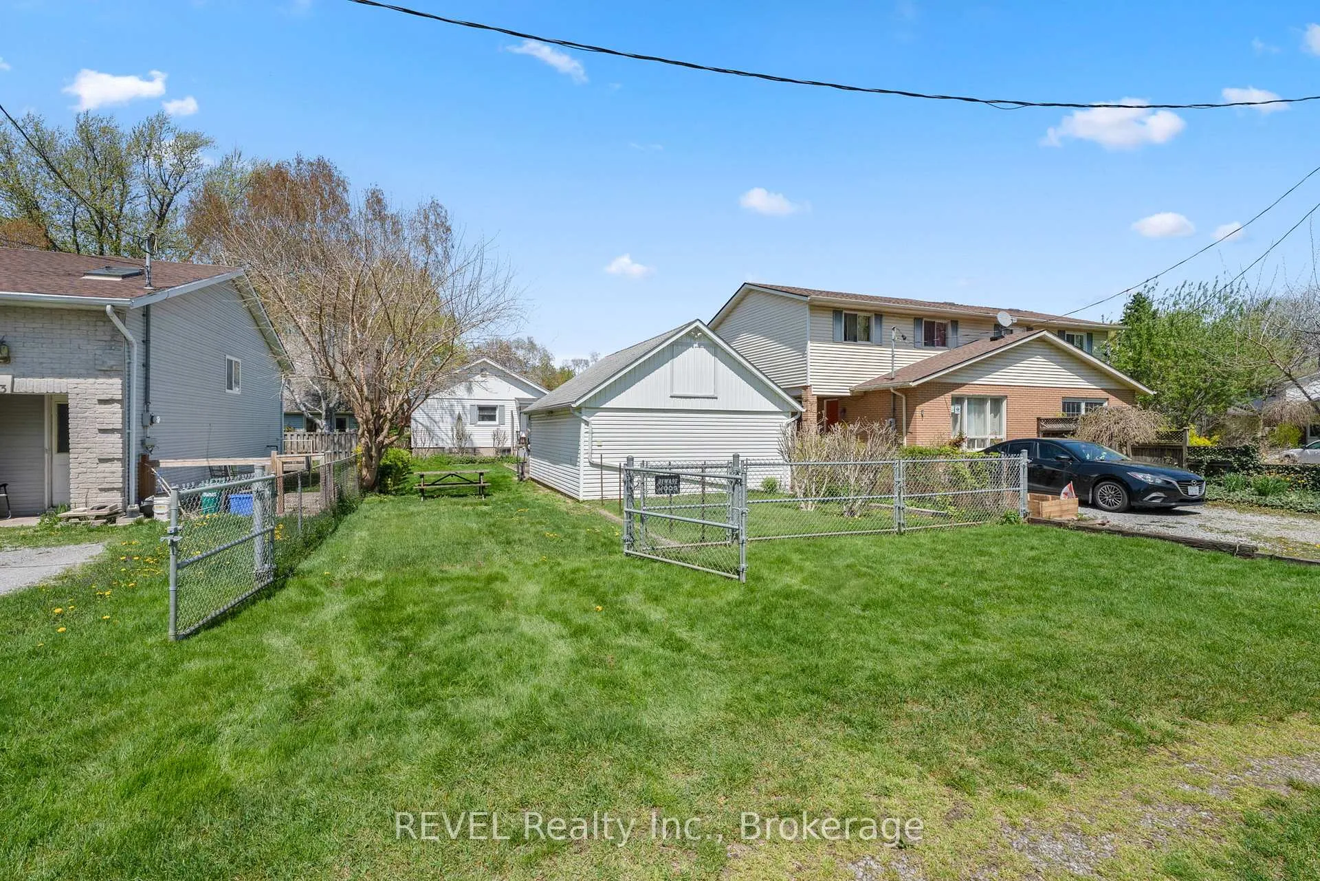 Photo 31 of 51 Runcorn Street, St. Catharines, Port Weller — HOMEH