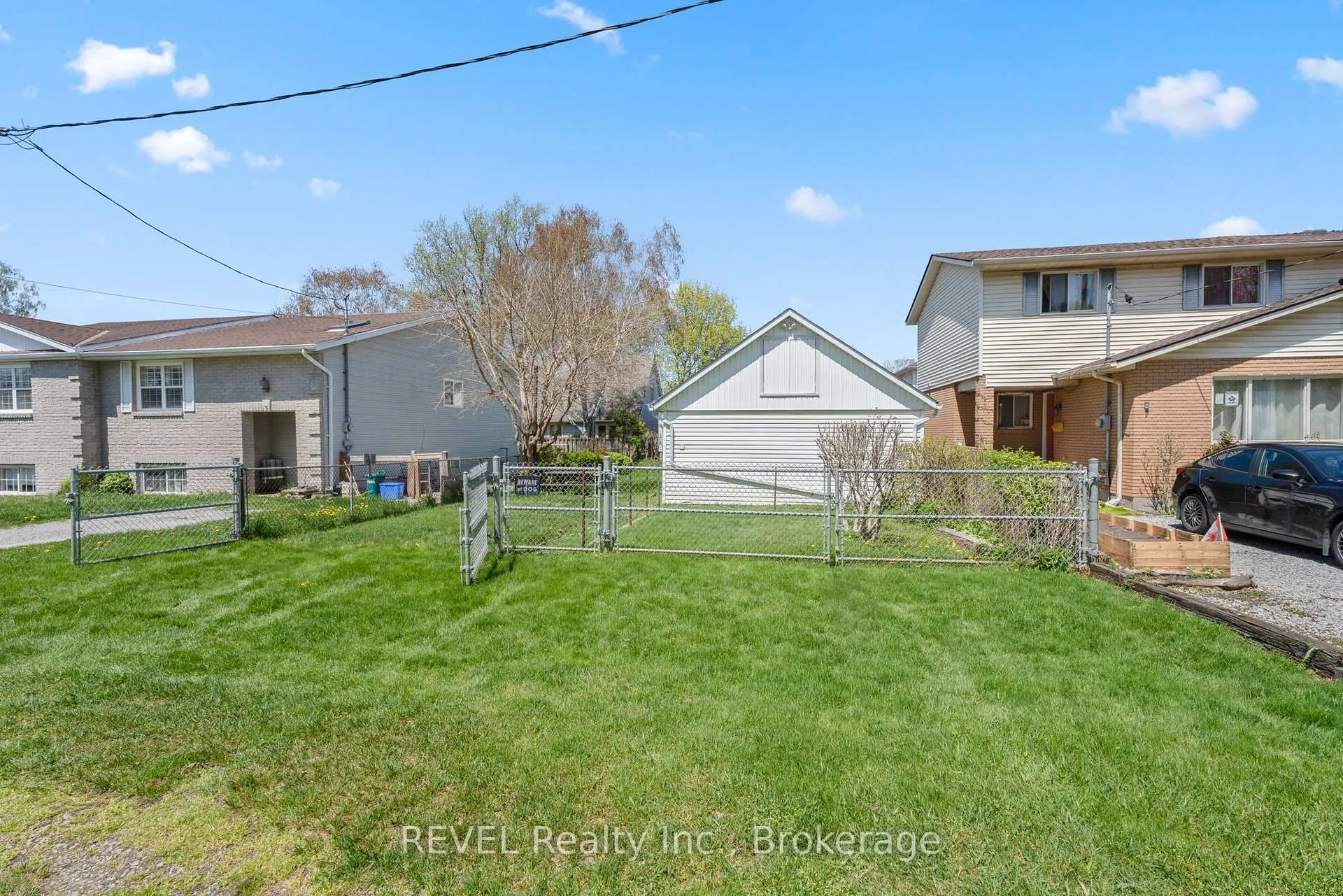 Photo 32 of 51 Runcorn Street, St. Catharines, Port Weller — HOMEH