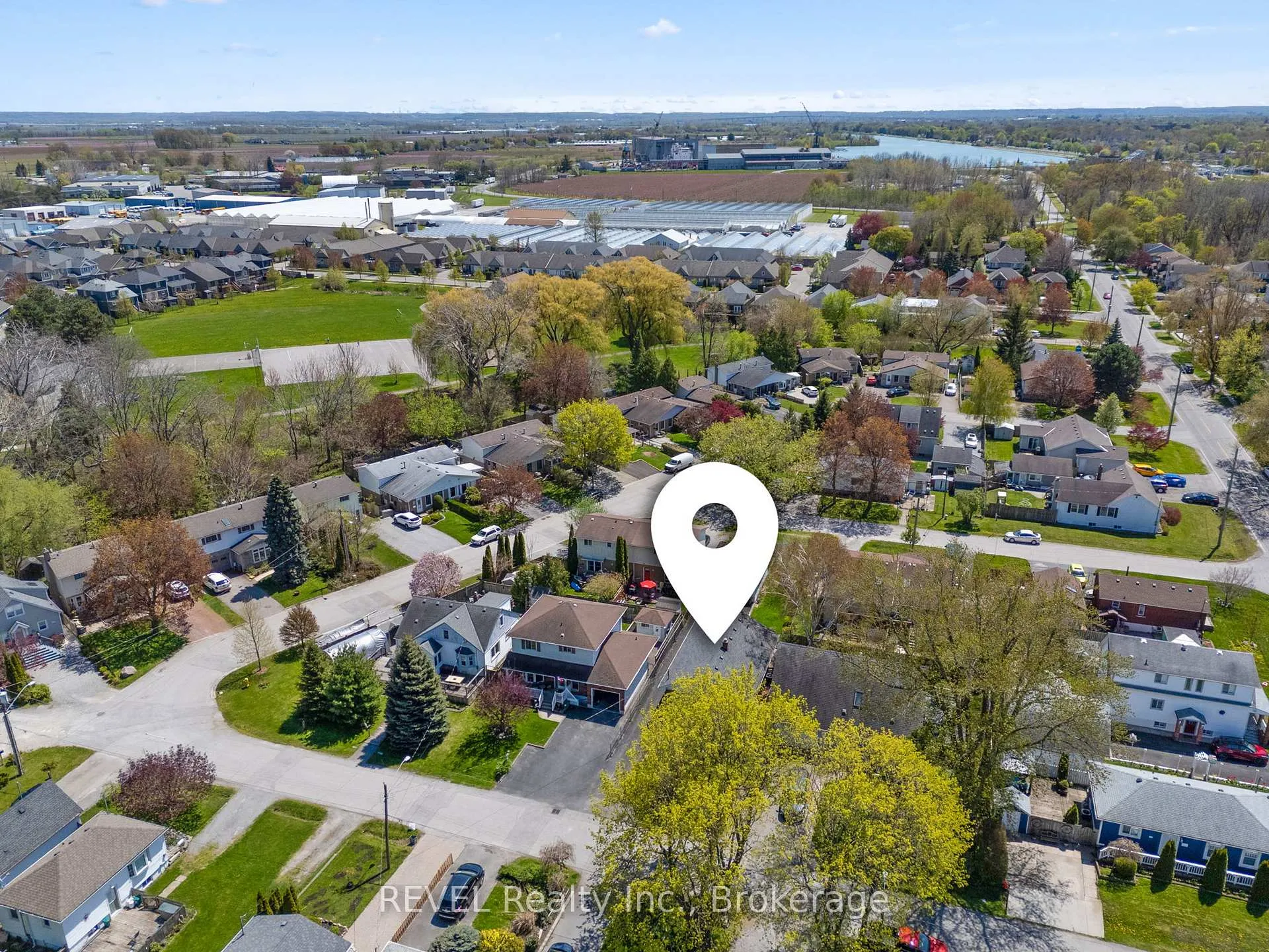 Photo 33 of 51 Runcorn Street, St. Catharines, Port Weller — HOMEH