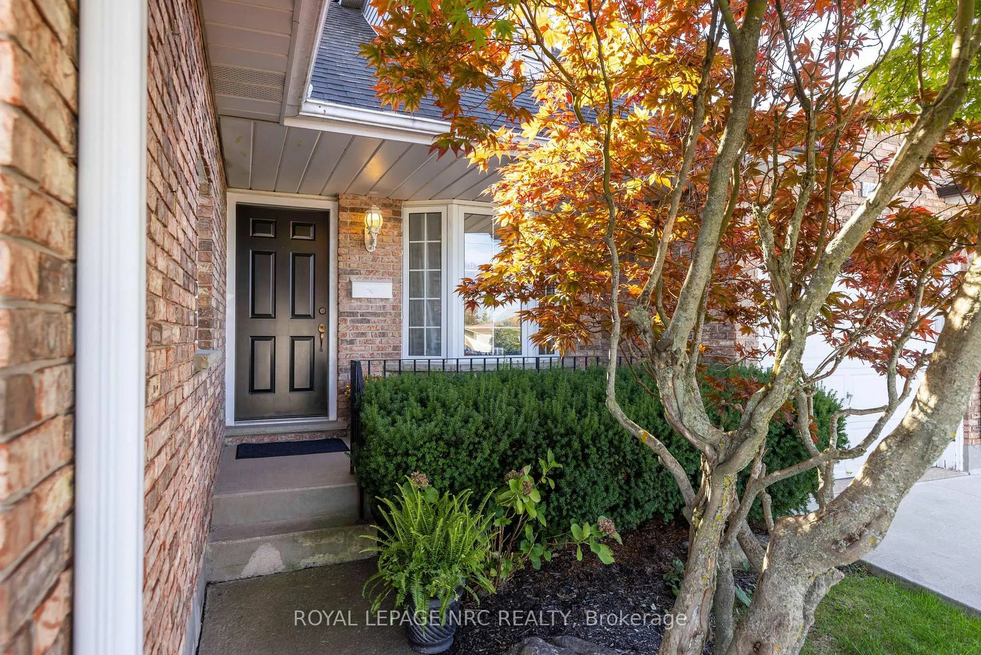 Photo 3 of 7778 Yvette Crescent, Niagara Falls, Ascot — HOMEH