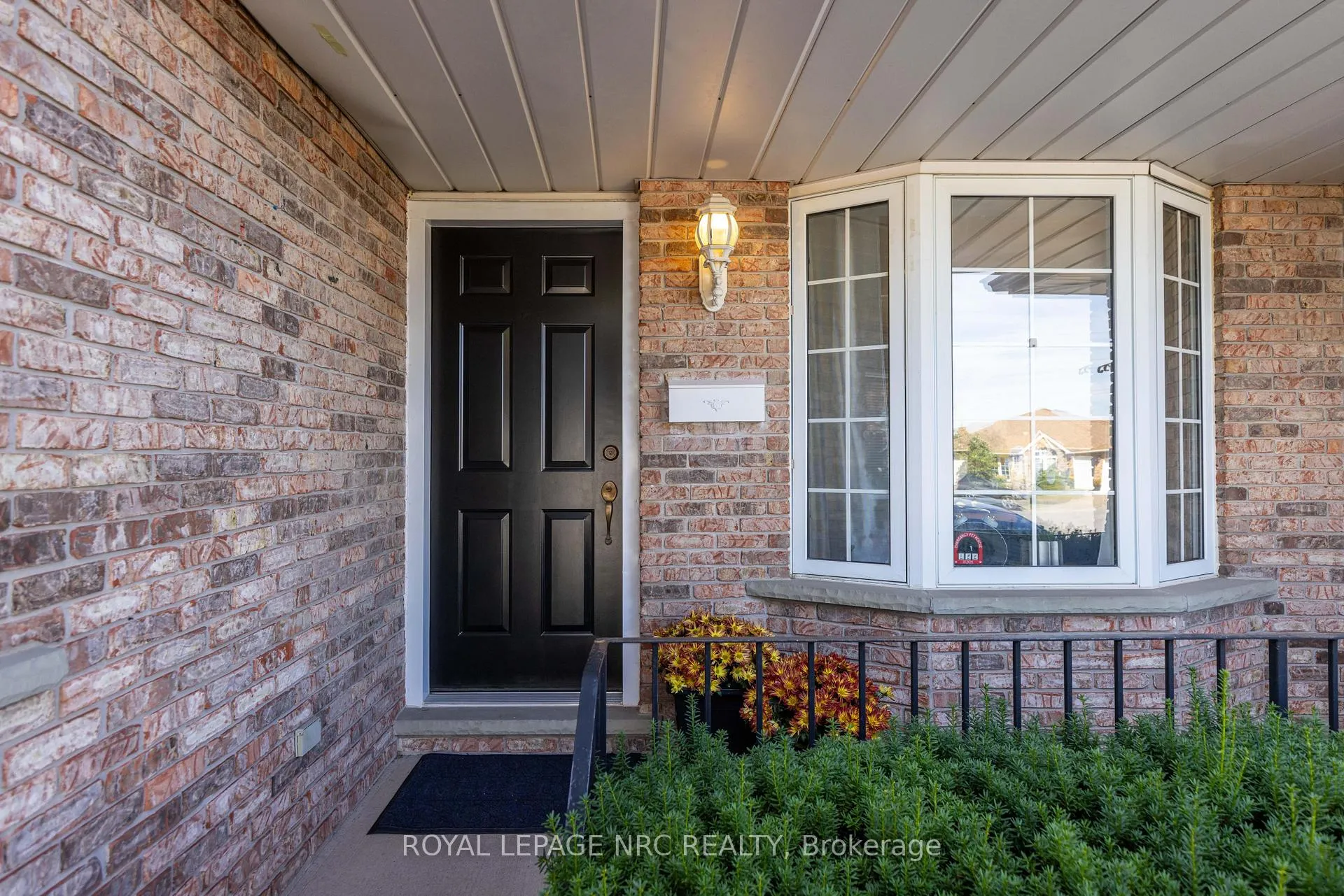 Photo 4 of 7778 Yvette Crescent, Niagara Falls, Ascot — HOMEH