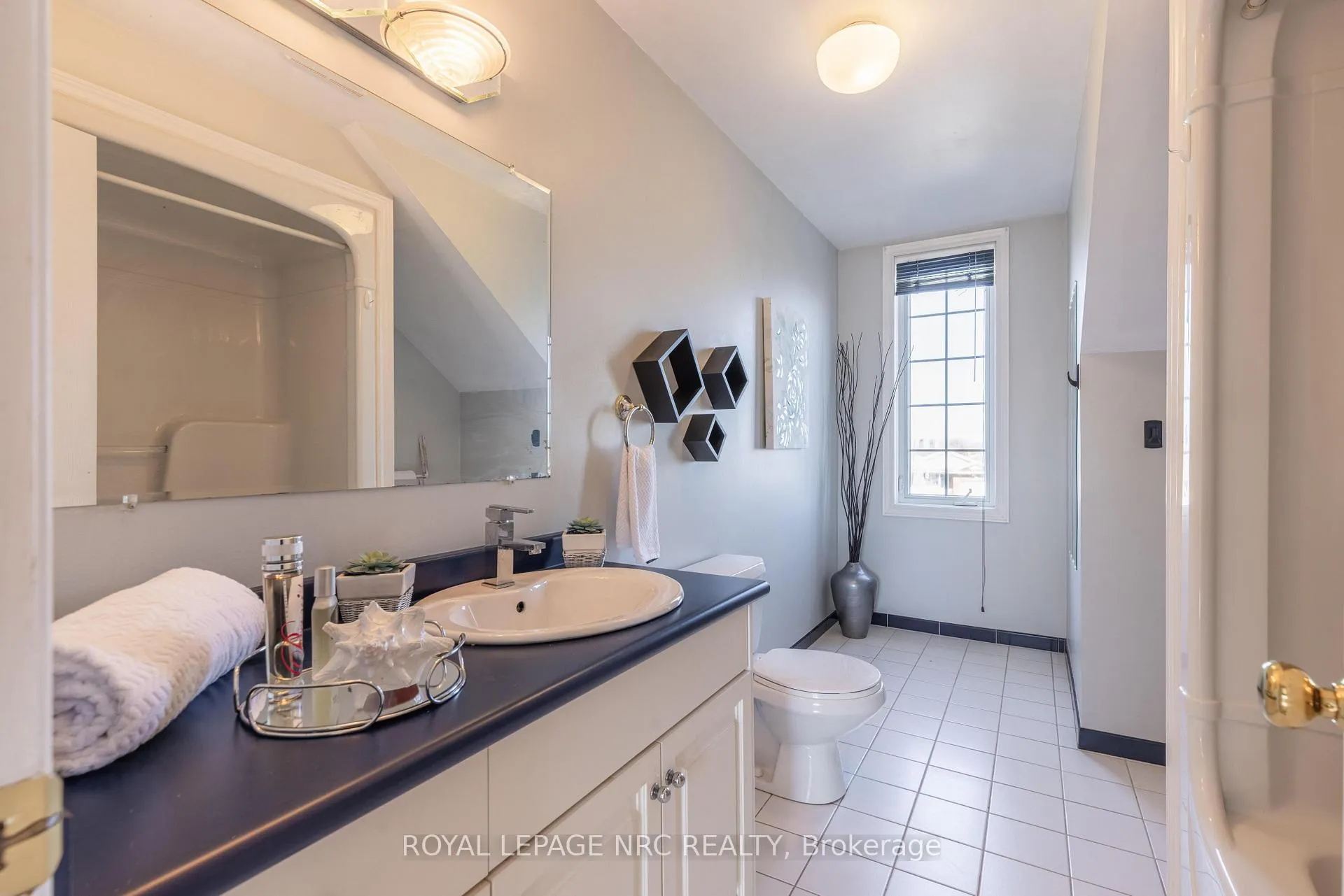 Photo 28 of 7778 Yvette Crescent, Niagara Falls, Ascot — HOMEH
