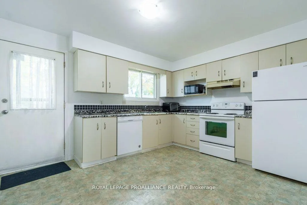 Photo 14 of 60 Catharine Street, Belleville, Belleville Ward — HOMEH