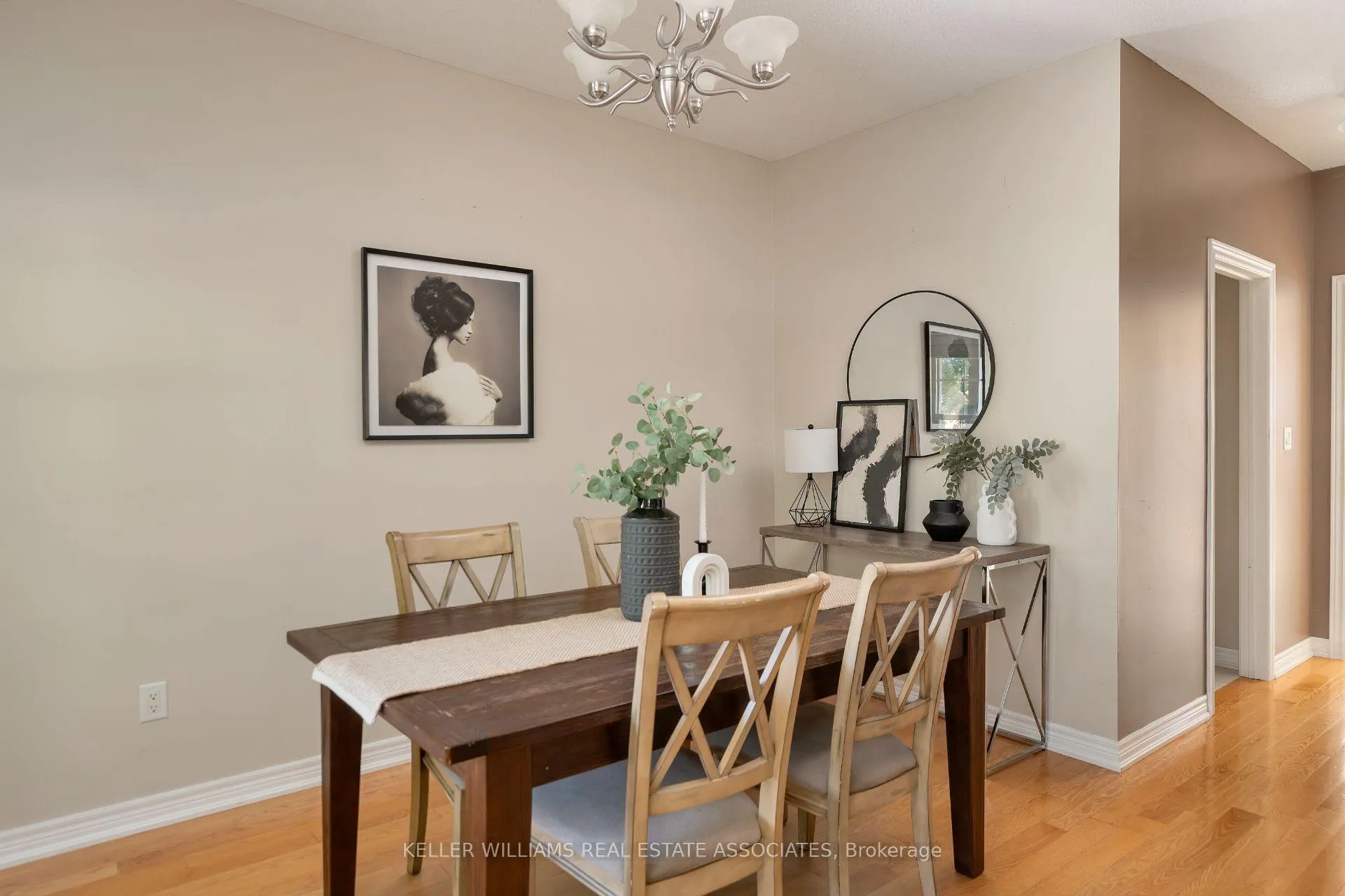Photo 3 of 53 North Riverdale Drive, Caledon, Inglewood — HOMEH