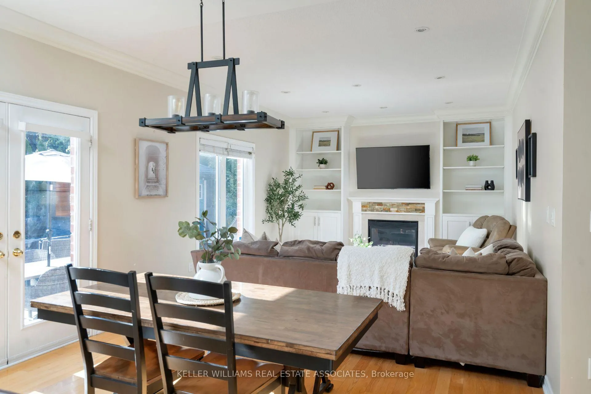 Photo 4 of 53 North Riverdale Drive, Caledon, Inglewood — HOMEH