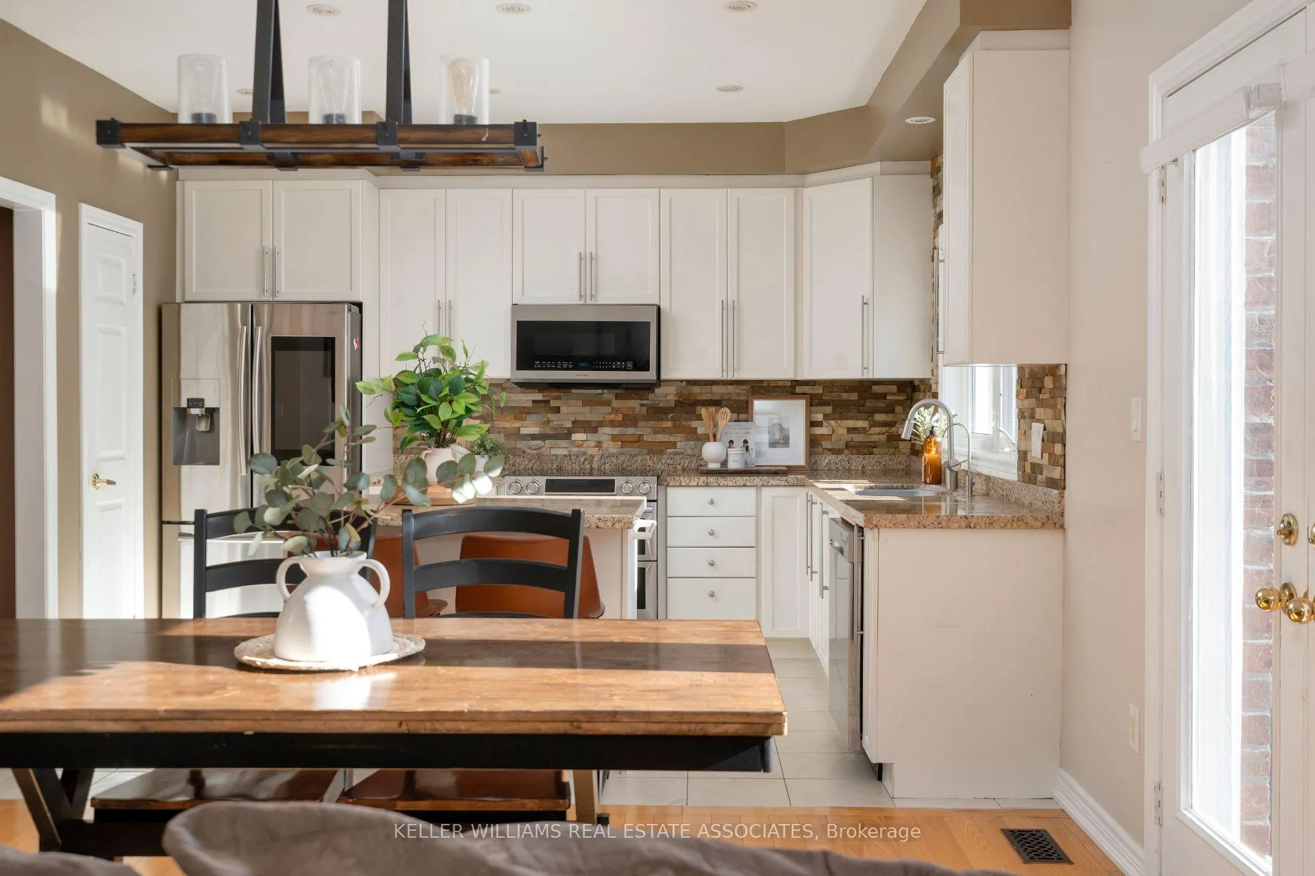 Photo 8 of 53 North Riverdale Drive, Caledon, Inglewood — HOMEH