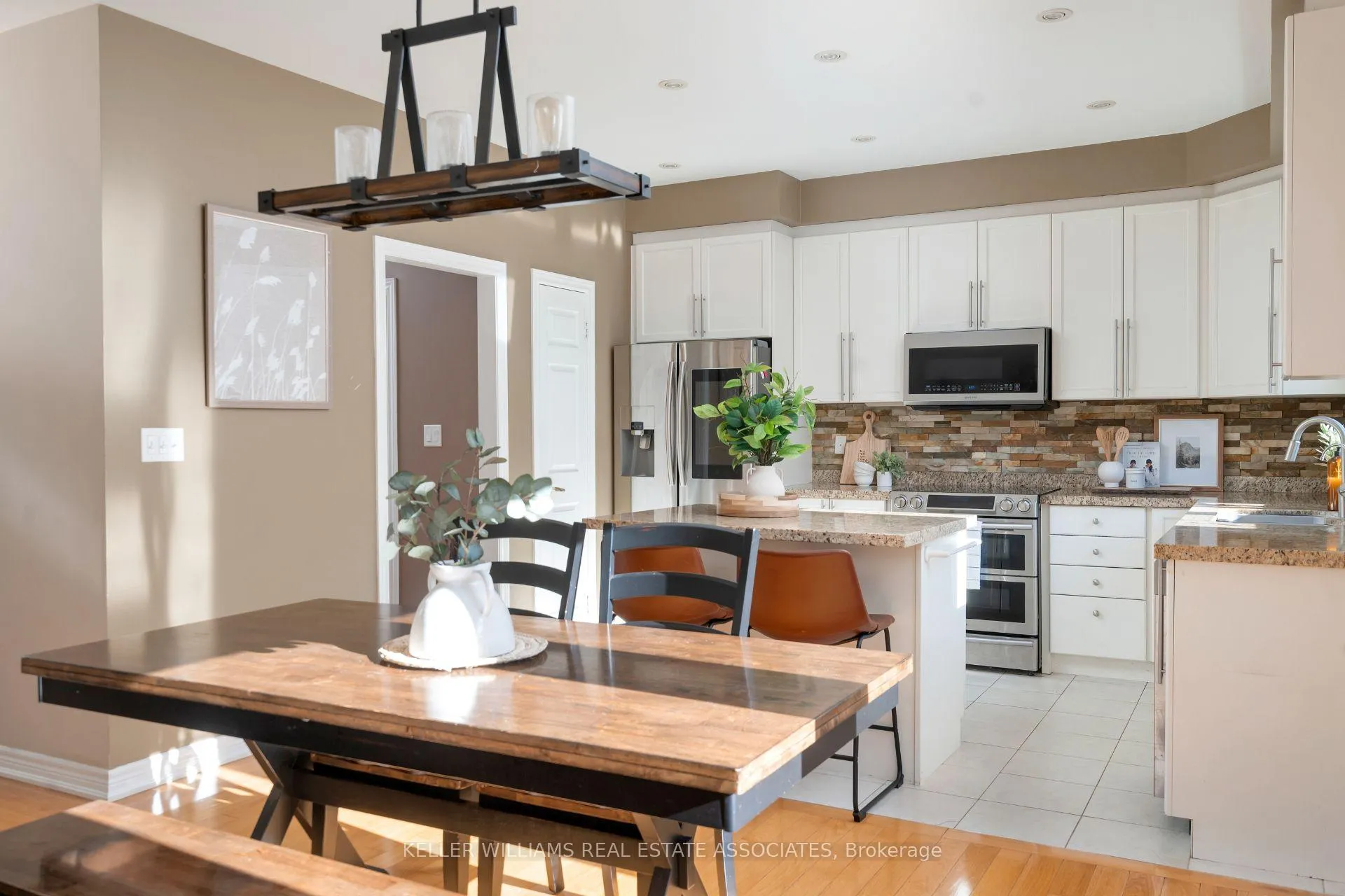 Photo 9 of 53 North Riverdale Drive, Caledon, Inglewood — HOMEH
