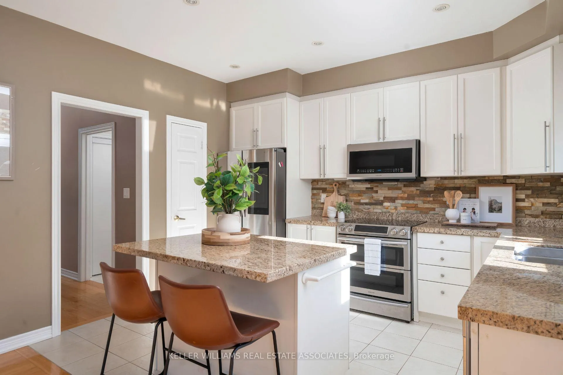 Photo 10 of 53 North Riverdale Drive, Caledon, Inglewood — HOMEH
