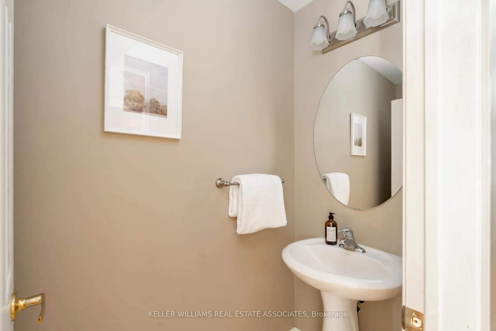 Photo 12 of 53 North Riverdale Drive, Caledon, Inglewood — HOMEH