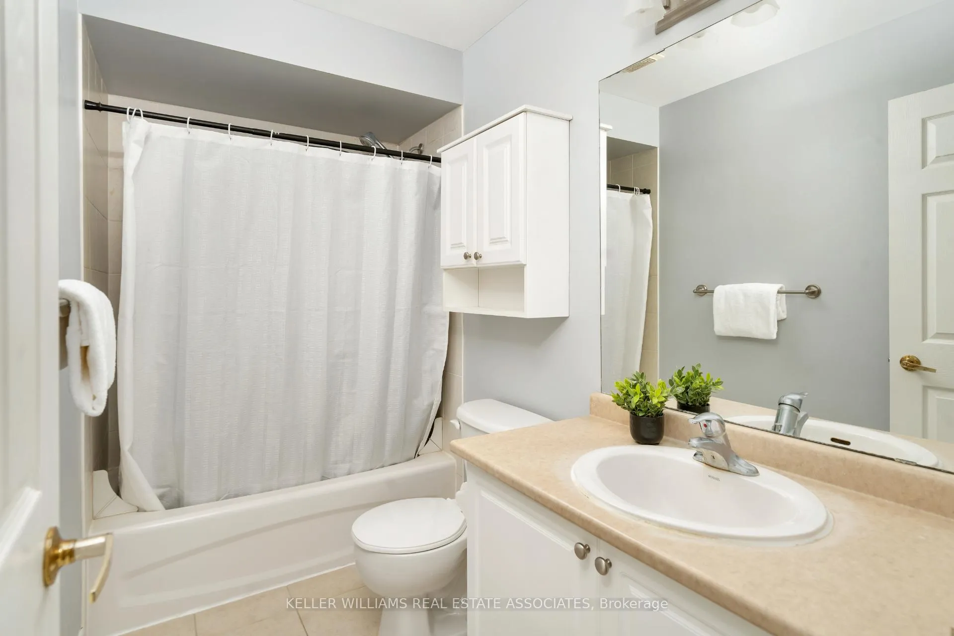 Photo 24 of 53 North Riverdale Drive, Caledon, Inglewood — HOMEH