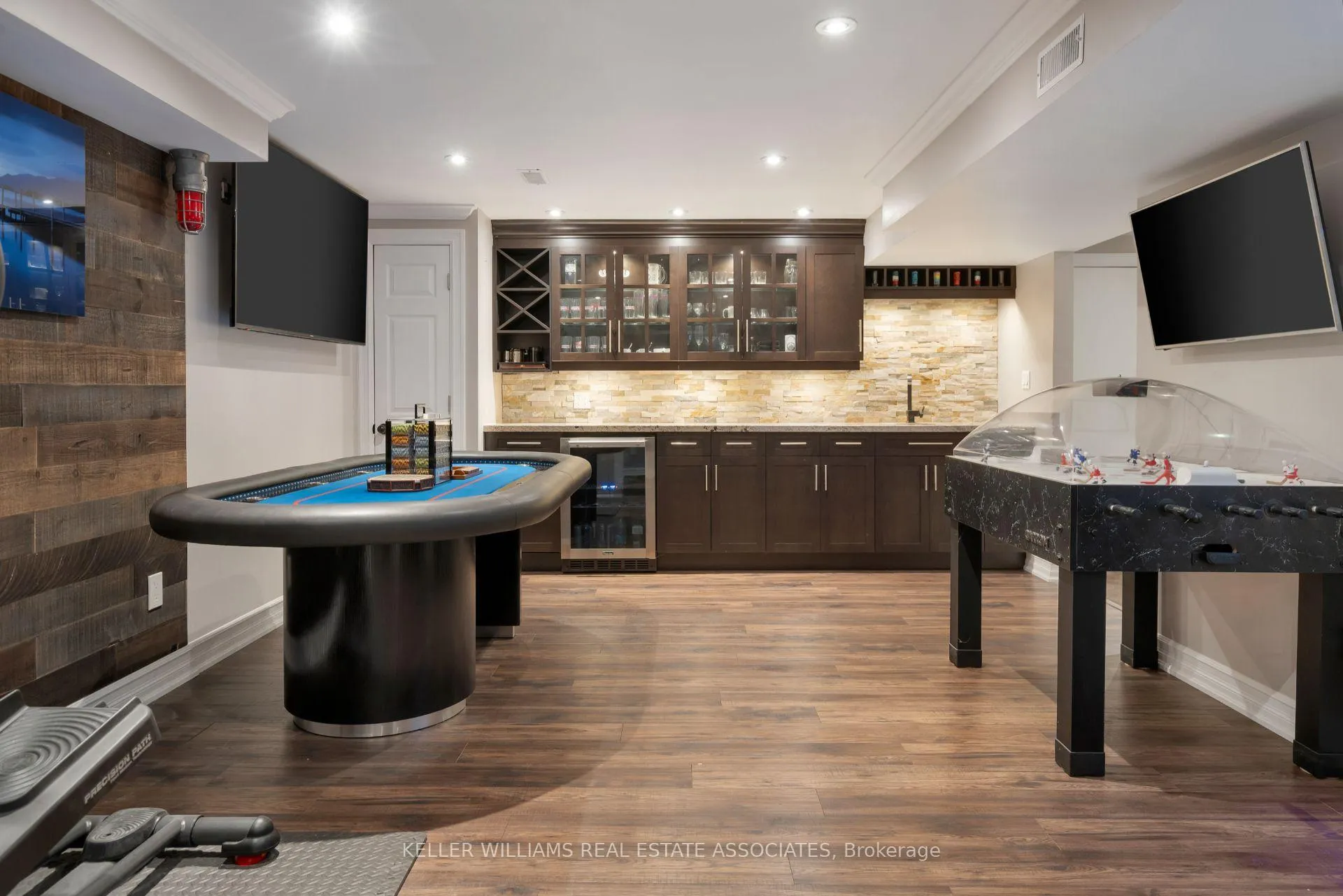 Photo 29 of 53 North Riverdale Drive, Caledon, Inglewood — HOMEH