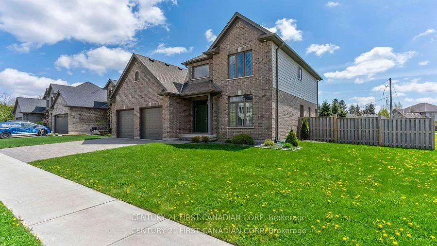 Front of 102 Caverhill Crescent