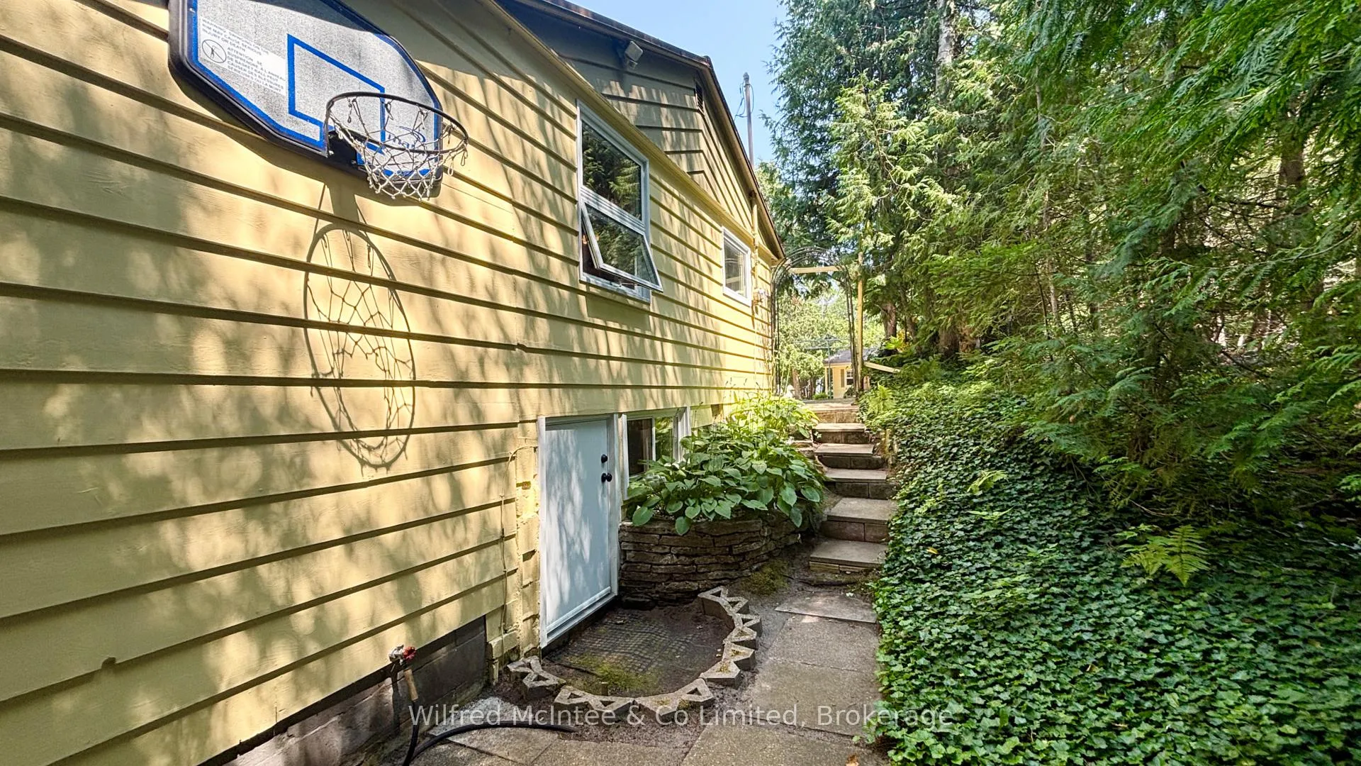 Photo 47 of 32 3rd Avenue S, Vaughan, Vellore Village — HOMEH