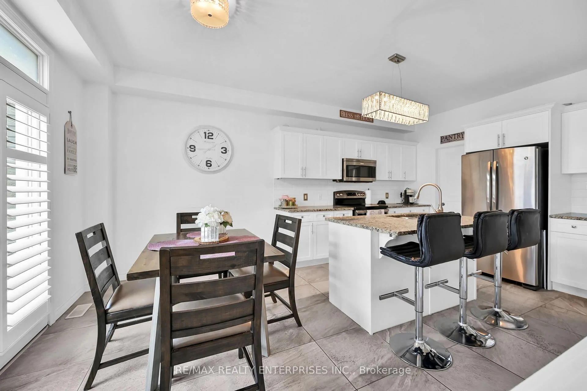 Photo 16 of 130 Chartwell Circle, Hamilton, Jerome — HOMEH
