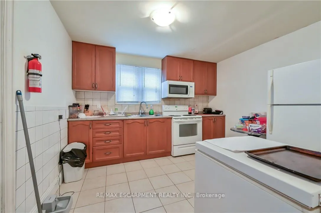 Photo 13 of 1597 King Street E, Hamilton, Delta — HOMEH