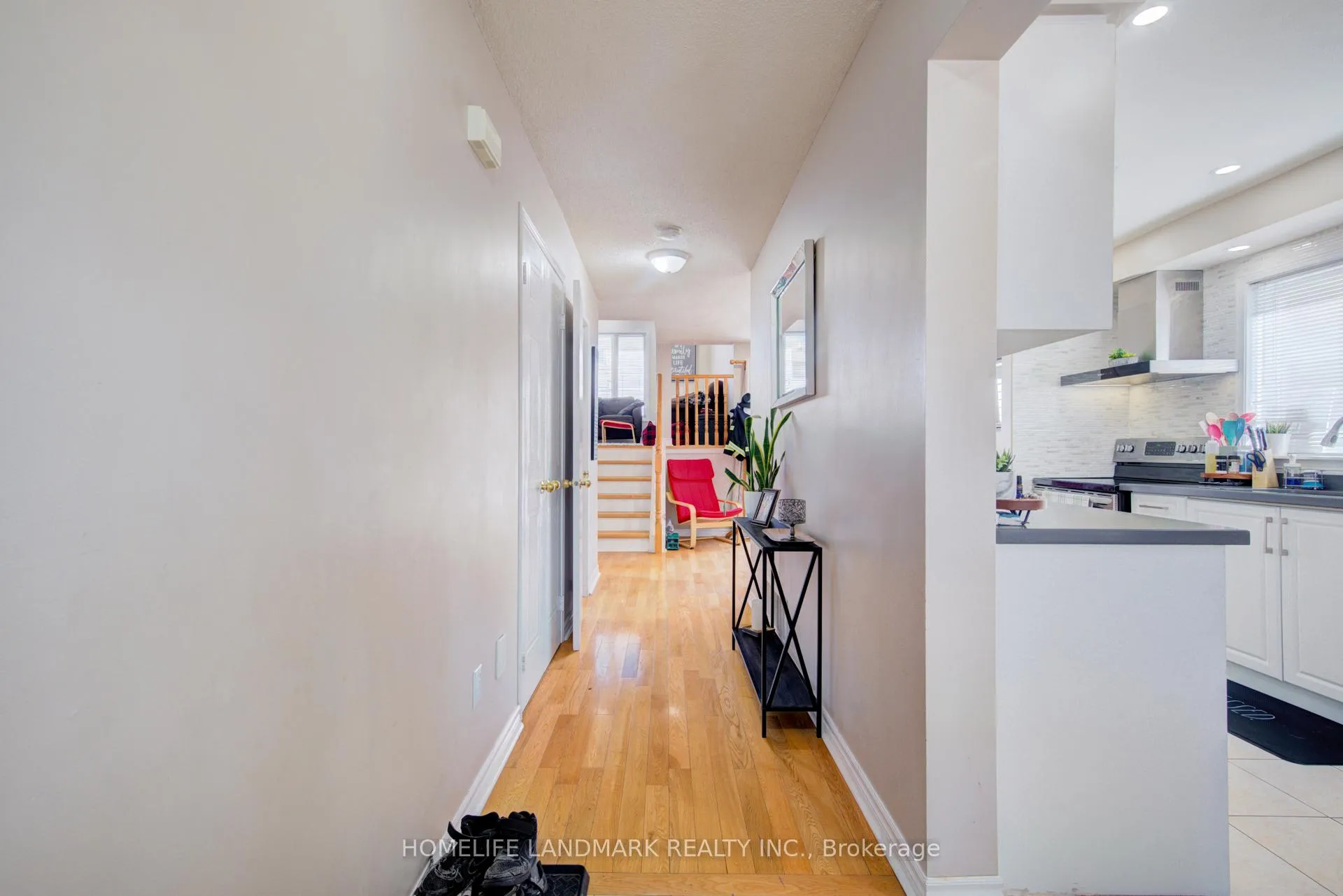 Photo 2 of 164 Brian Boulevard, Hamilton, Waterdown — HOMEH