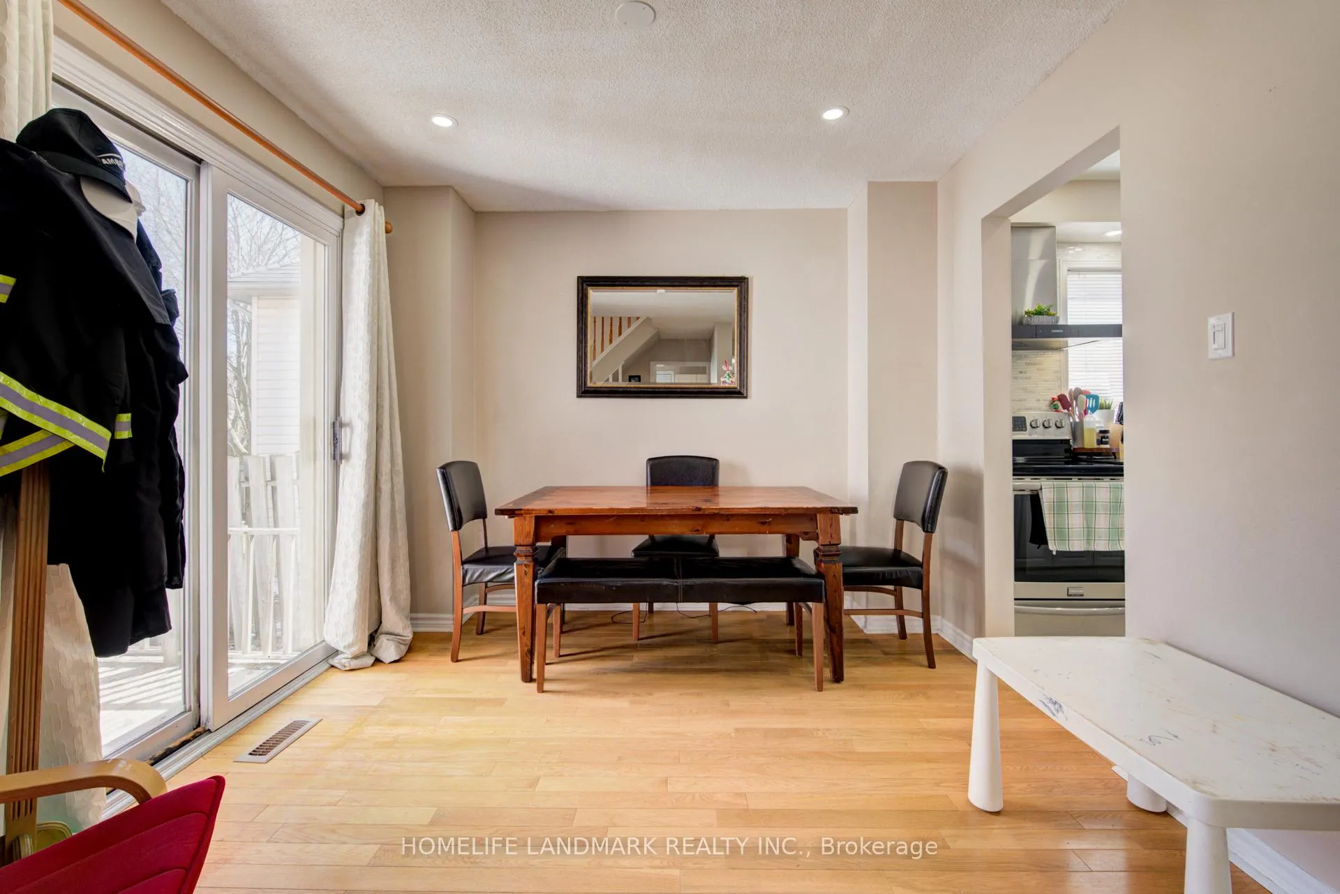 Photo 5 of 164 Brian Boulevard, Hamilton, Waterdown — HOMEH