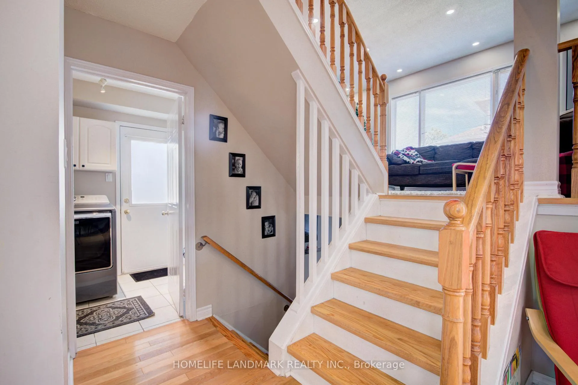 Photo 11 of 164 Brian Boulevard, Hamilton, Waterdown — HOMEH
