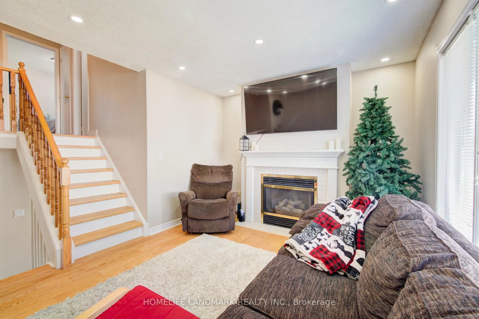 Photo 14 of 164 Brian Boulevard, Hamilton, Waterdown — HOMEH