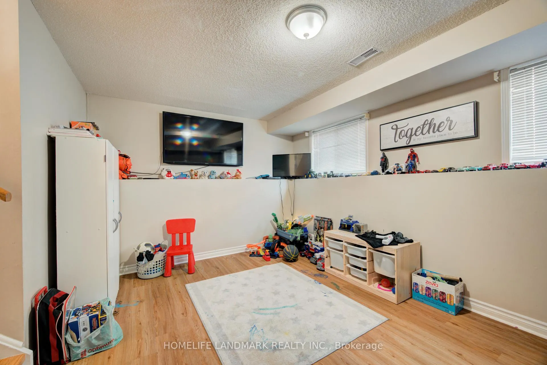 Photo 27 of 164 Brian Boulevard, Hamilton, Waterdown — HOMEH