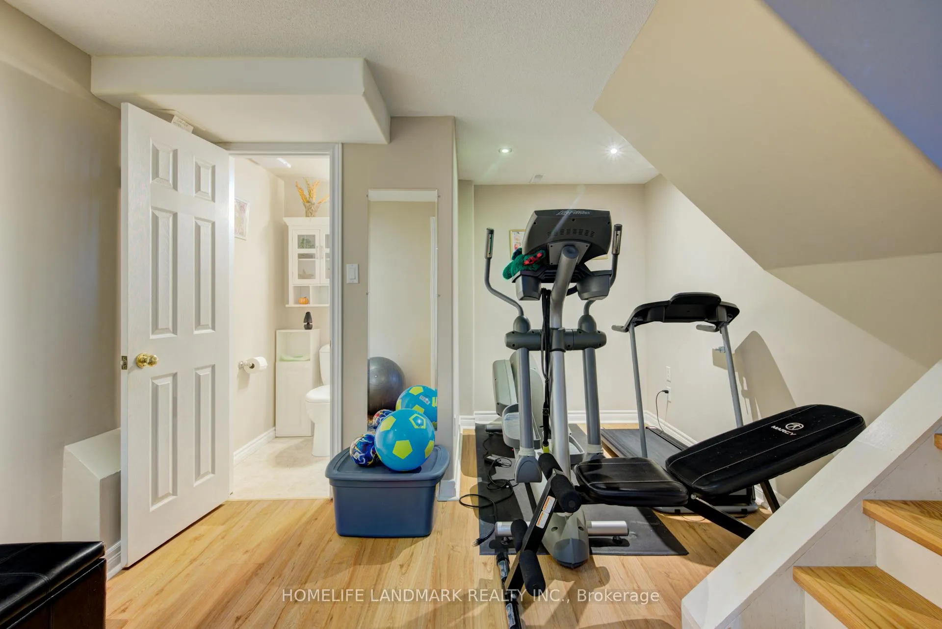 Photo 29 of 164 Brian Boulevard, Hamilton, Waterdown — HOMEH