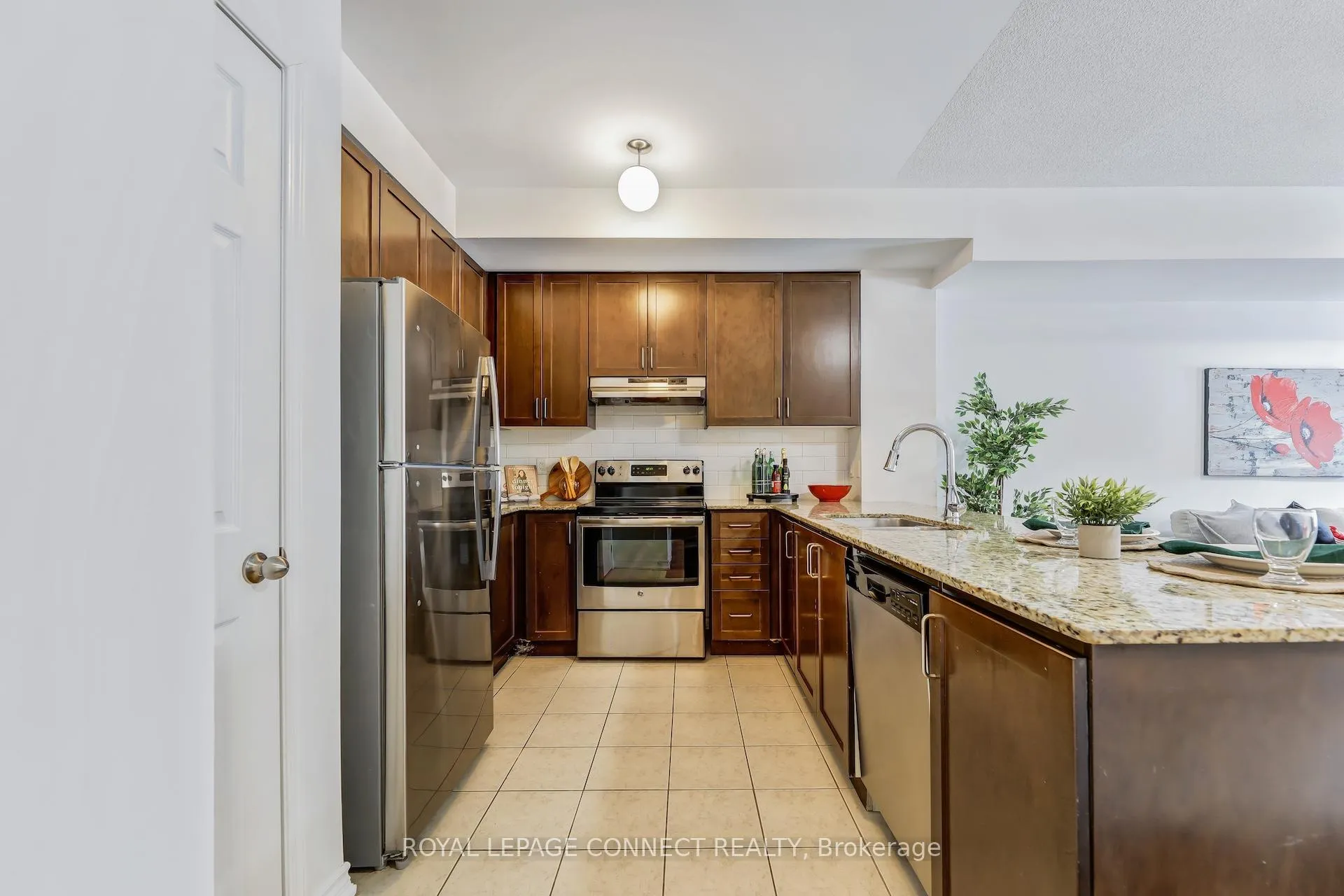 Photo 16 of Unit 4, 1050 Elton Way, Whitby, Pringle Creek — HOMEH