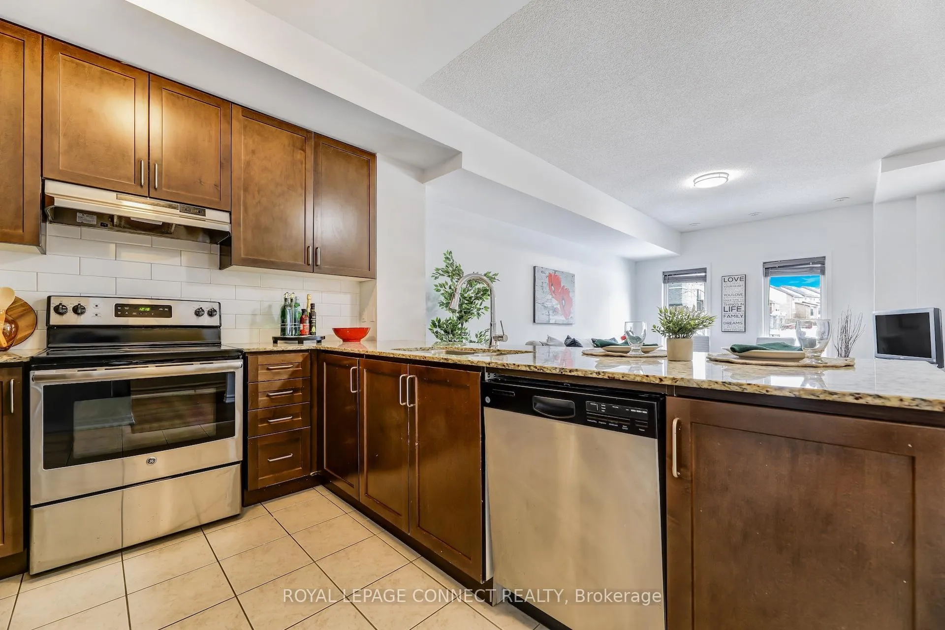 Photo 17 of Unit 4, 1050 Elton Way, Whitby, Pringle Creek — HOMEH
