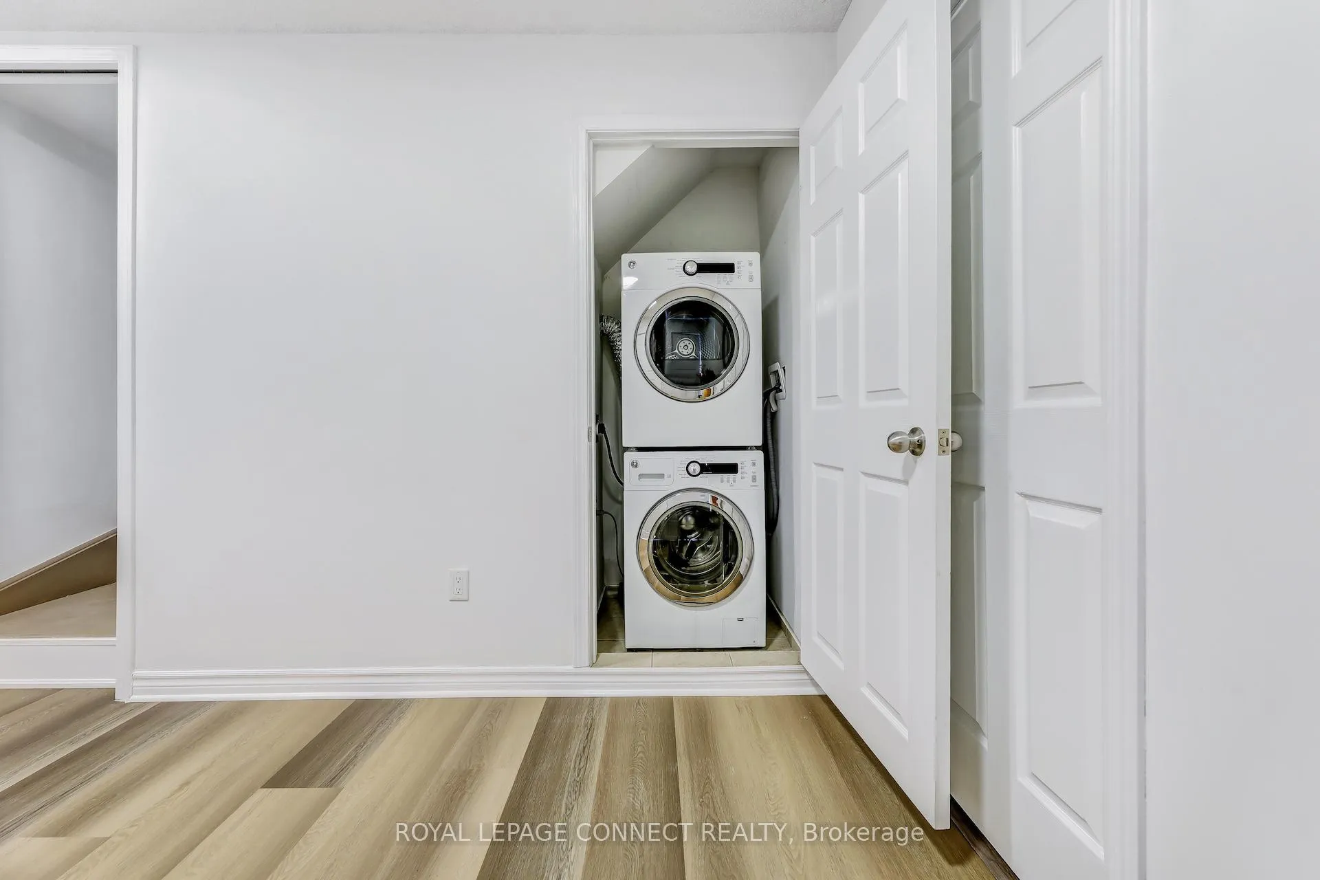Photo 31 of Unit 4, 1050 Elton Way, Whitby, Pringle Creek — HOMEH