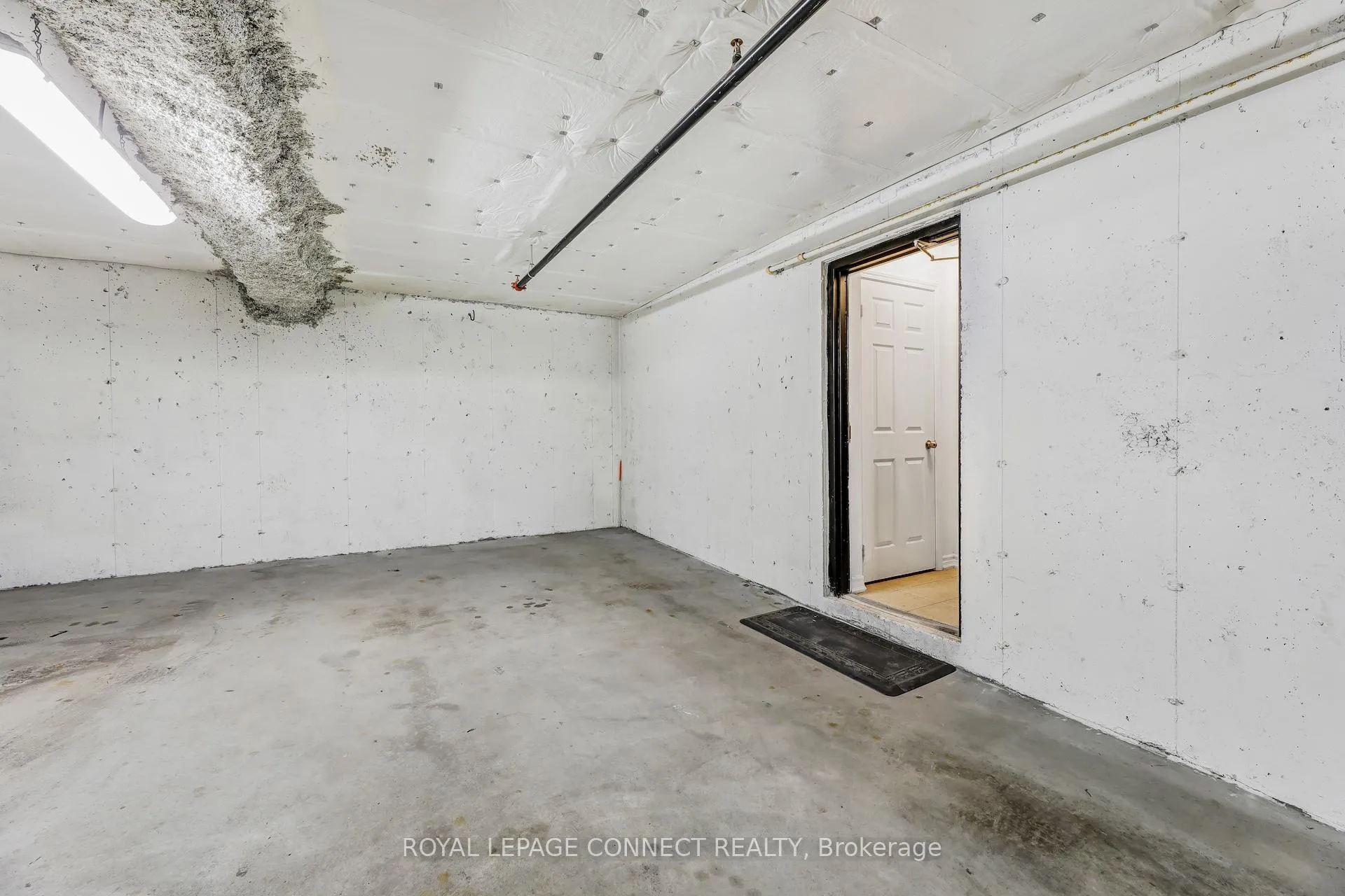 Photo 43 of Unit 4, 1050 Elton Way, Whitby, Pringle Creek — HOMEH