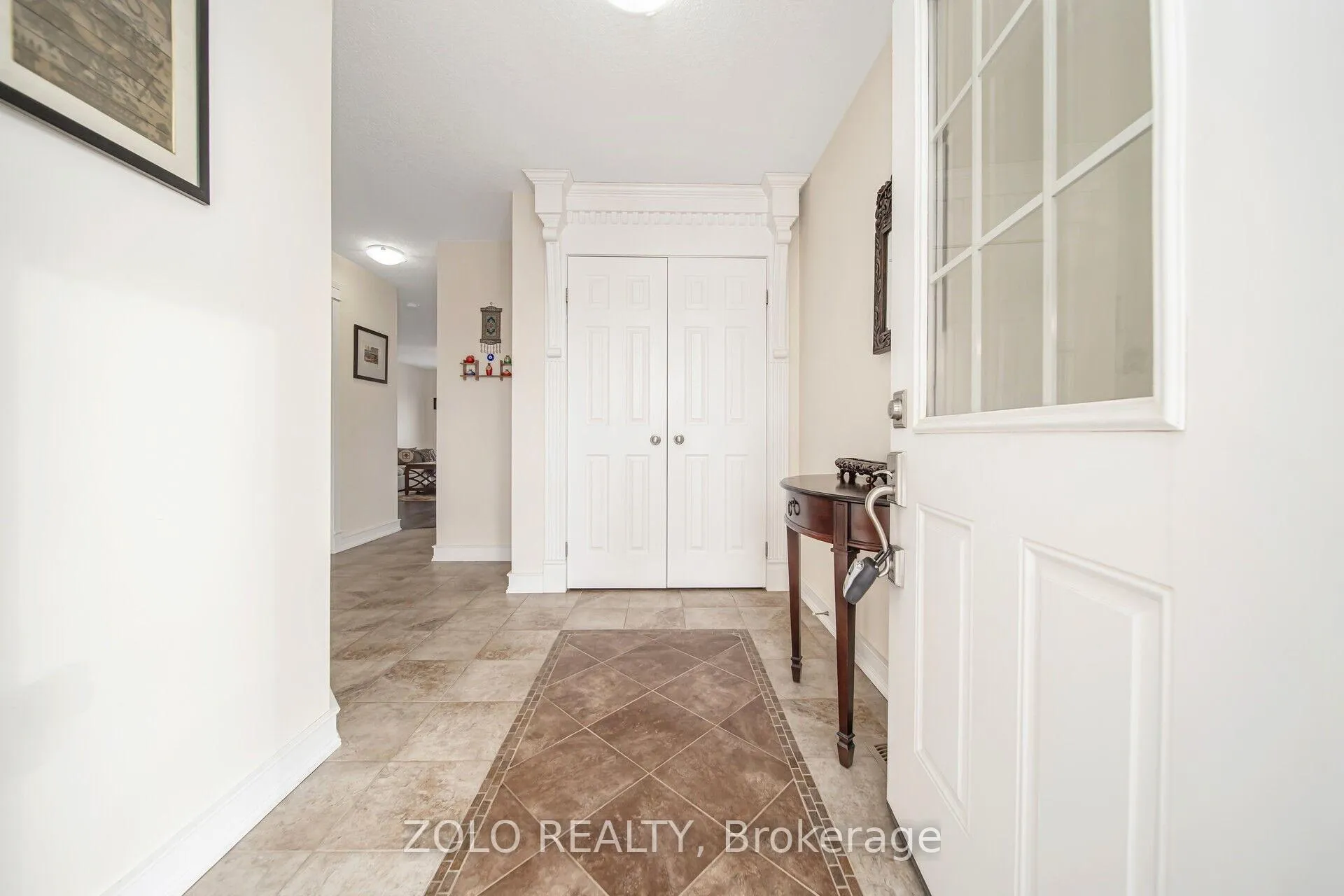 Photo 2 of 174 Parkvale Drive, Kitchener, Huron Park — HOMEH