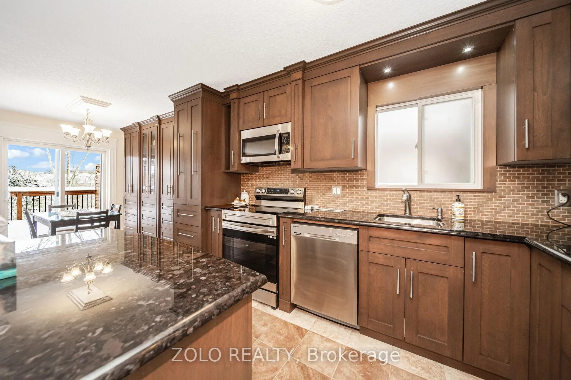 Photo 6 of 174 Parkvale Drive, Kitchener, Huron Park — HOMEH