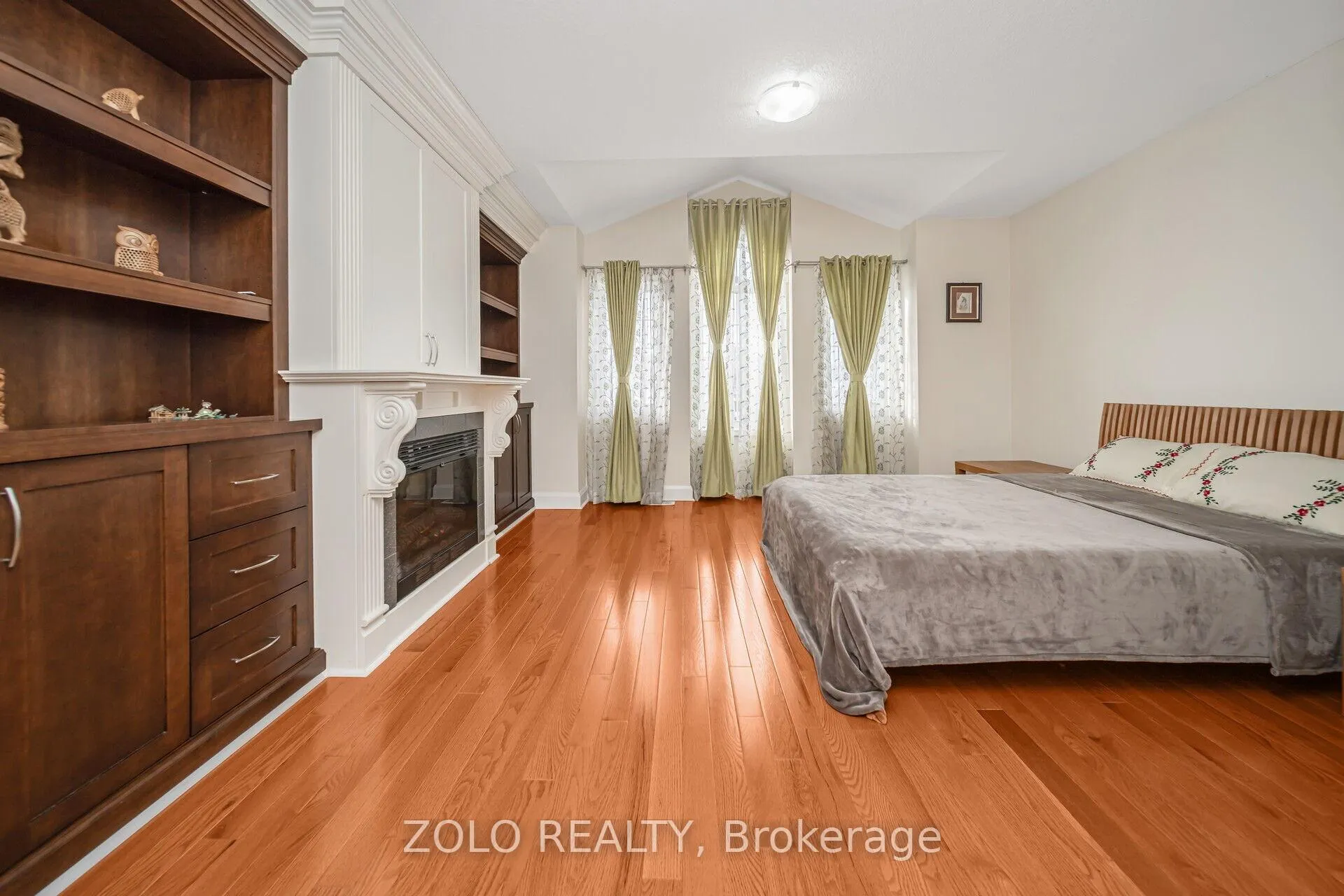 Photo 9 of 174 Parkvale Drive, Kitchener, Huron Park — HOMEH