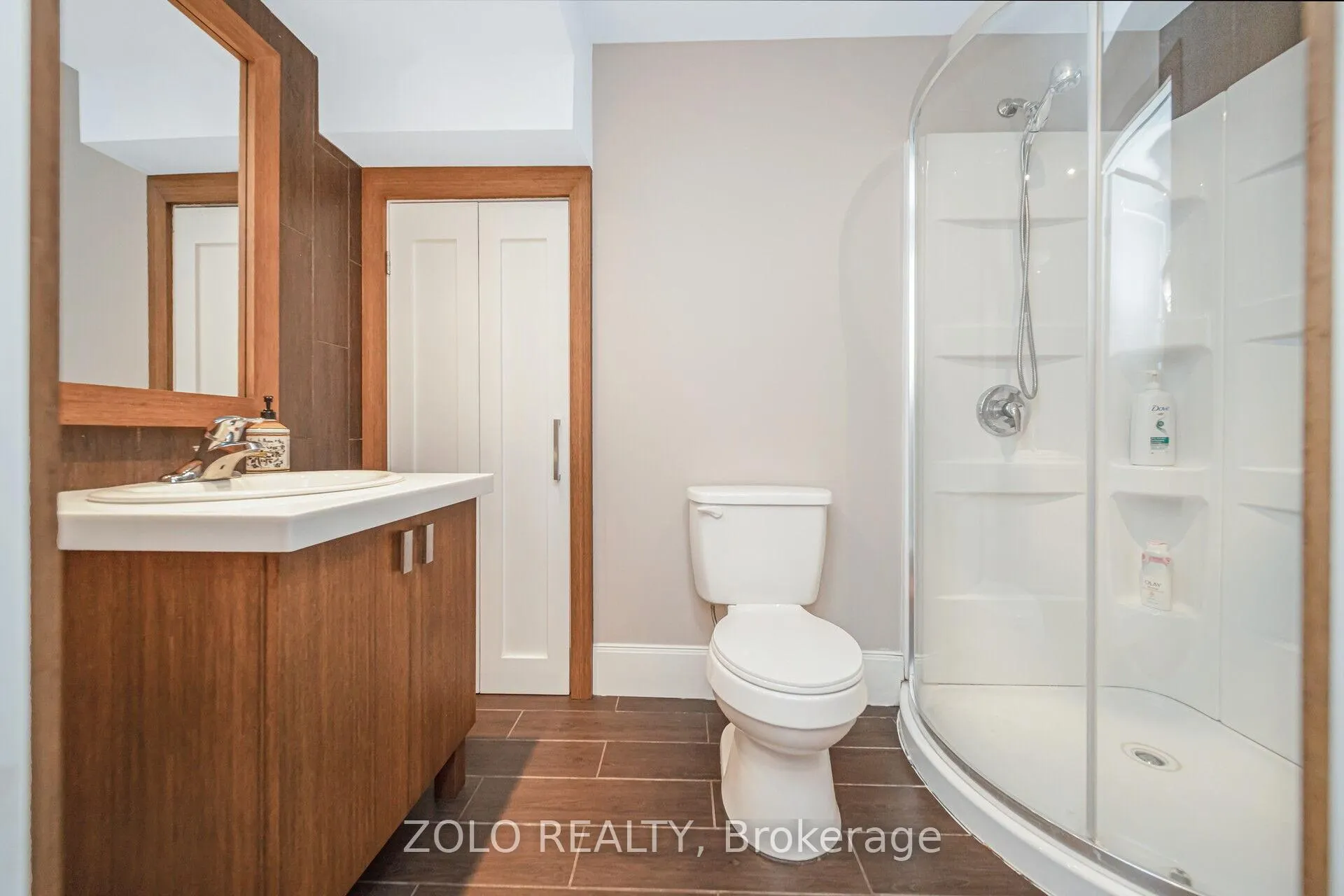 Photo 18 of 174 Parkvale Drive, Kitchener, Huron Park — HOMEH