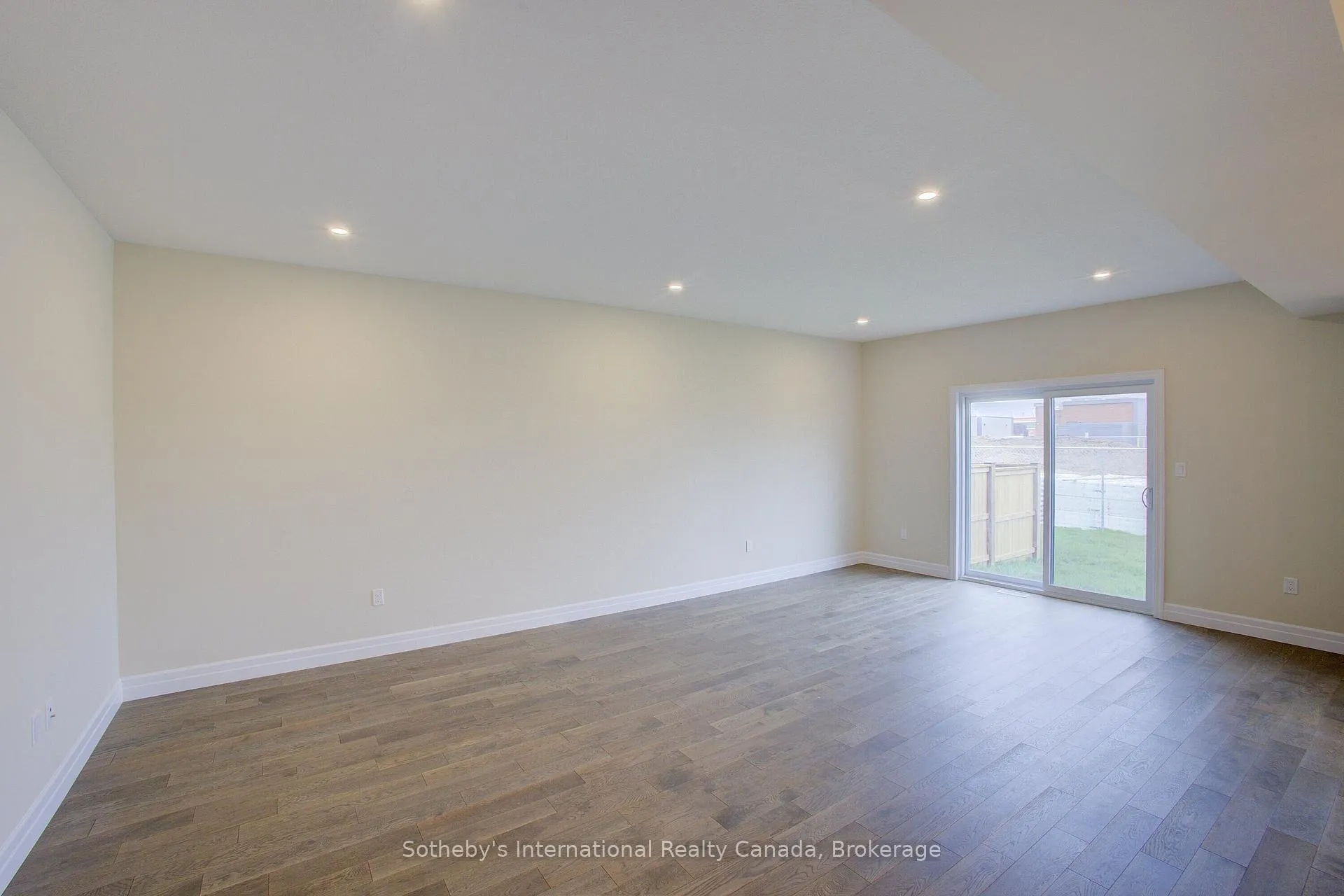 Photo 18 of 648 Wray Avenue S, North Perth, Listowel — HOMEH