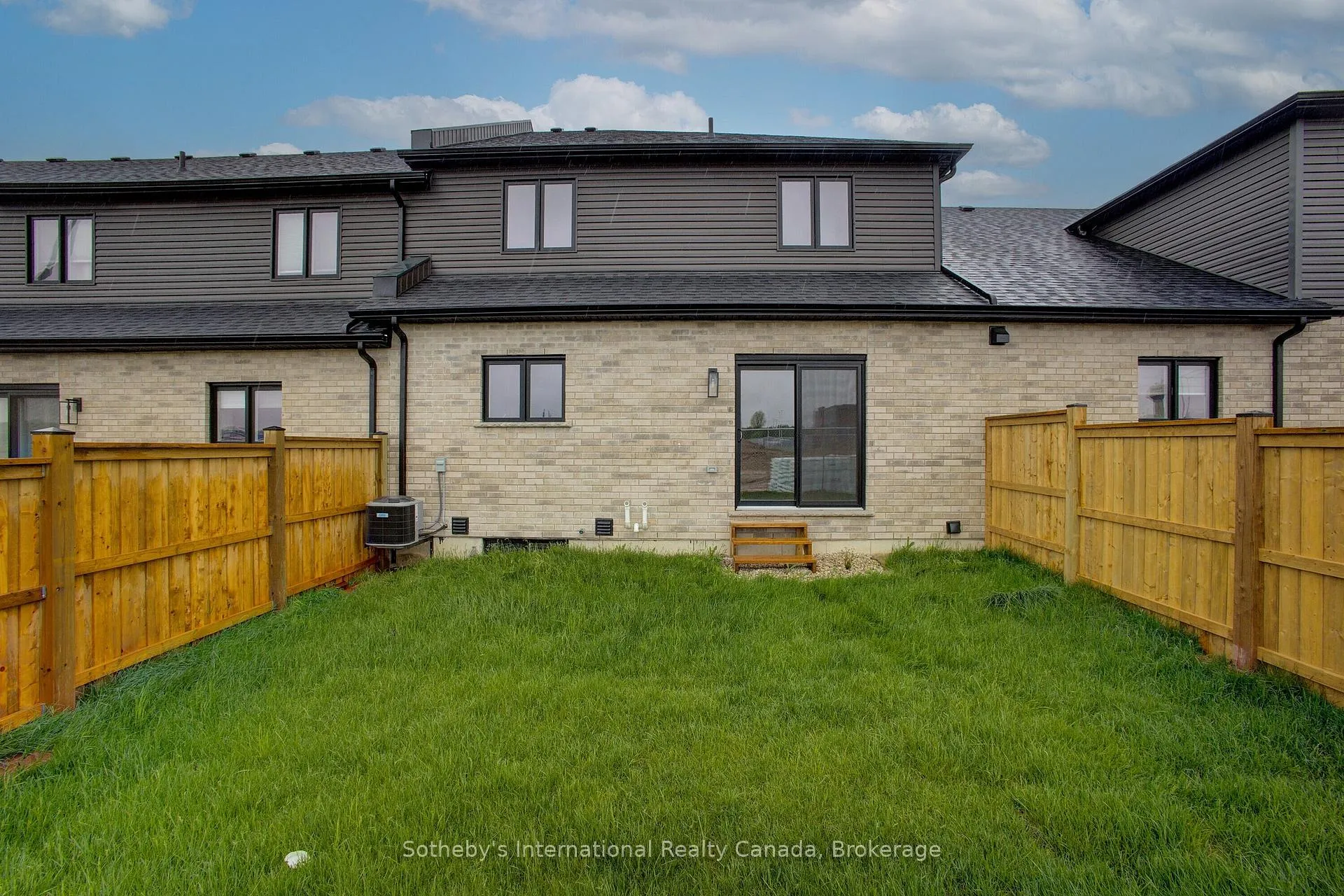 Photo 35 of 648 Wray Avenue S, North Perth, Listowel — HOMEH