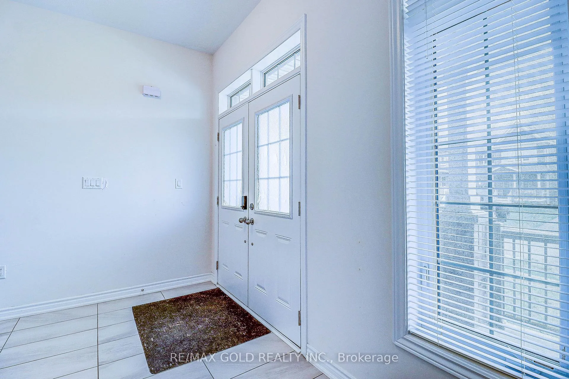 Photo 3 of 2176 Lozenby Street, Innisfil, Rural Innisfil — HOMEH