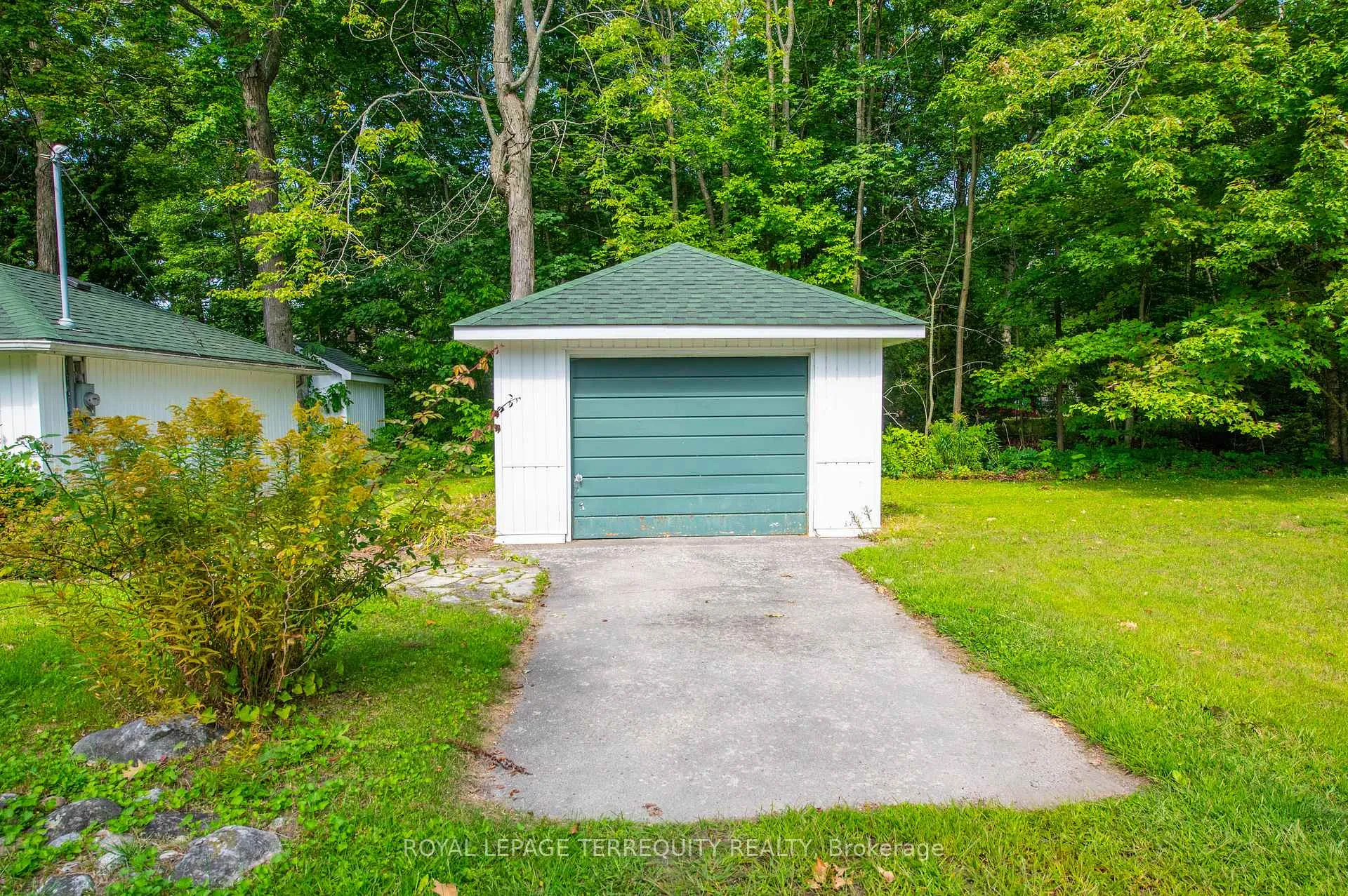 Photo 2 of 1928 Tiny Beaches Road S, Tiny, Rural Tiny — HOMEH